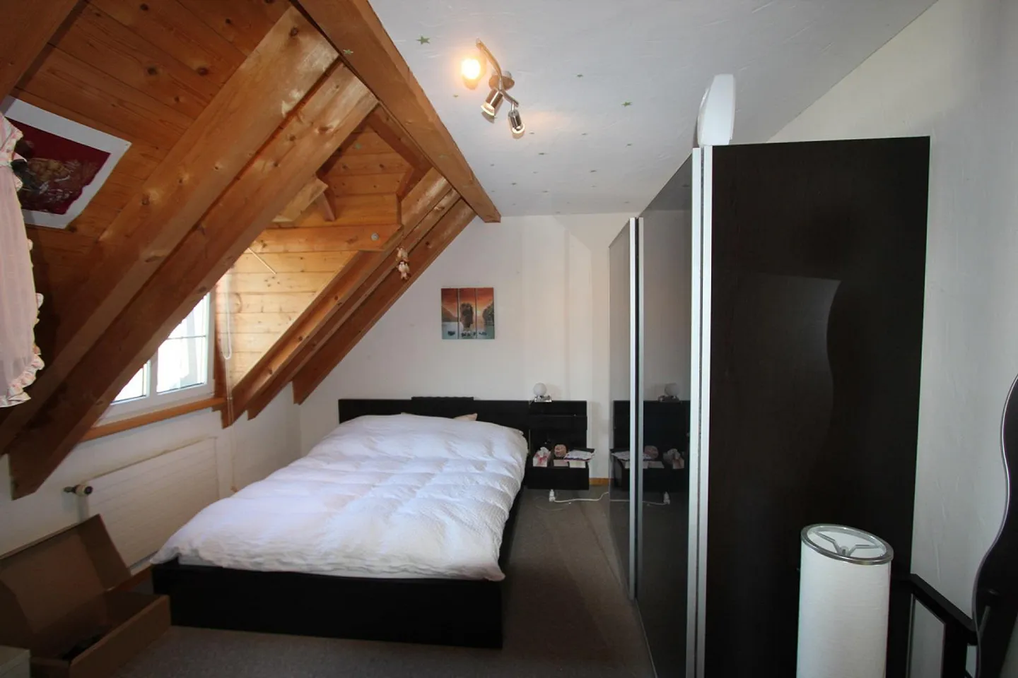 Charming 3.5-Room Attic Apartment in Eschenz - Photo 6 of 13