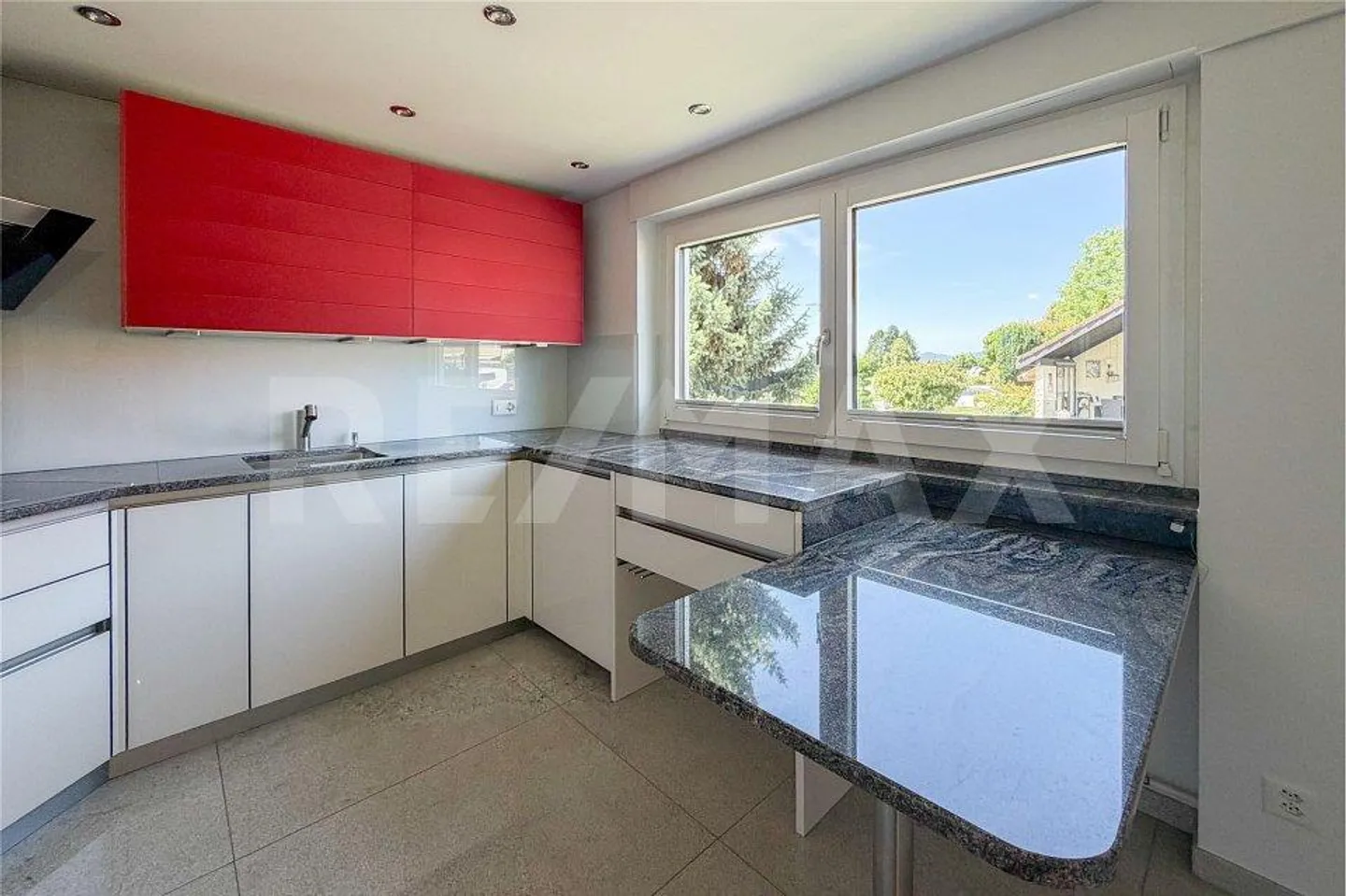 Stylish 5.5 Room Single Family Home with lovingly designed garden in Möhli... - Photo 7 of 13