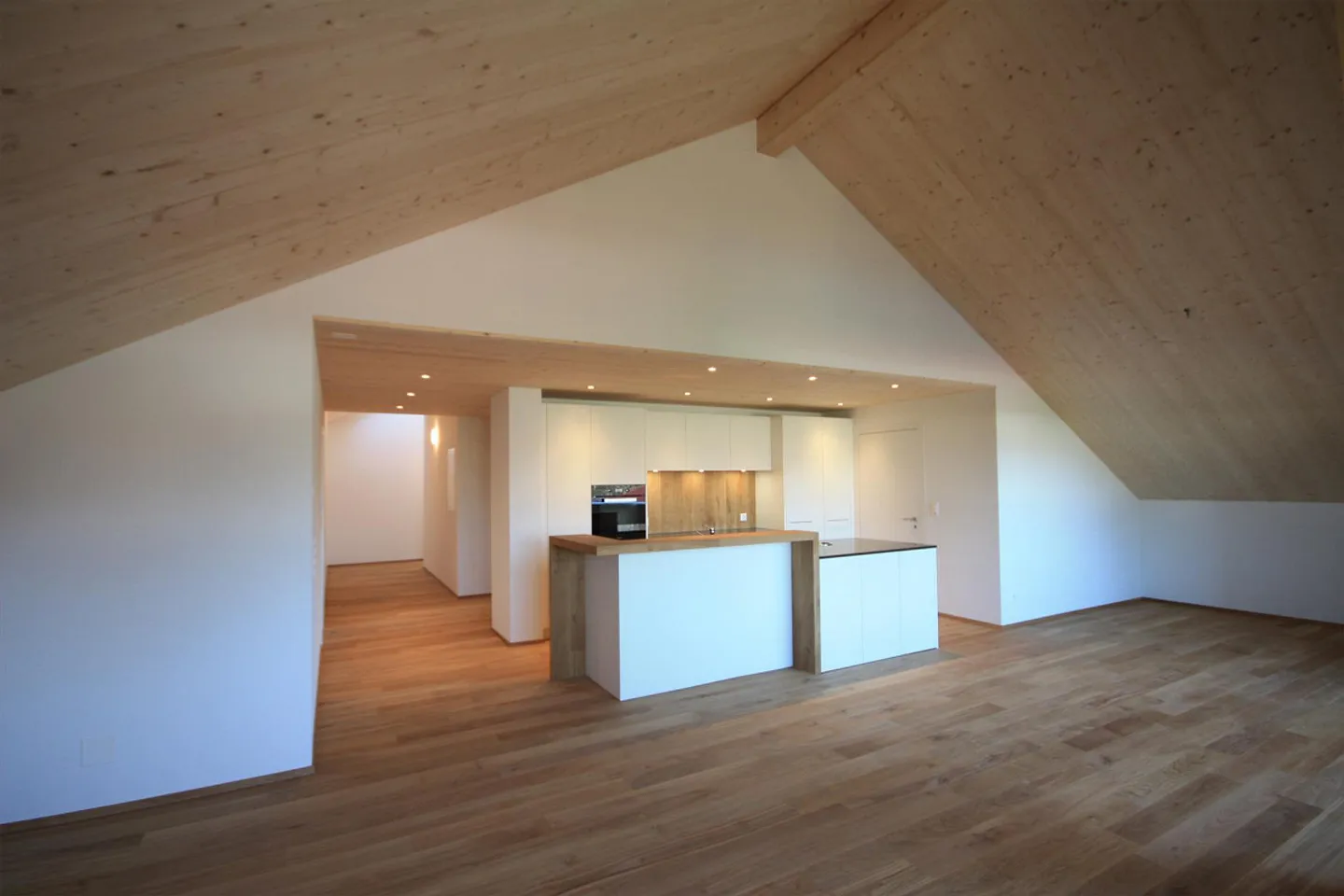 Appartement en Attique Unique dans un Emplacement Calme - Photo 1 sur 17