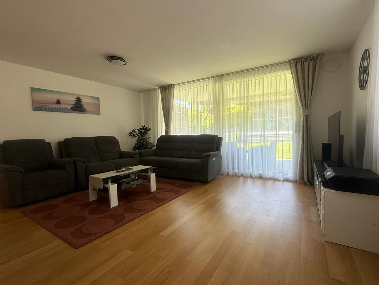 Magnifique appartement de 2,5 pièces avec terrasse de jardin - Photo 2 sur 9