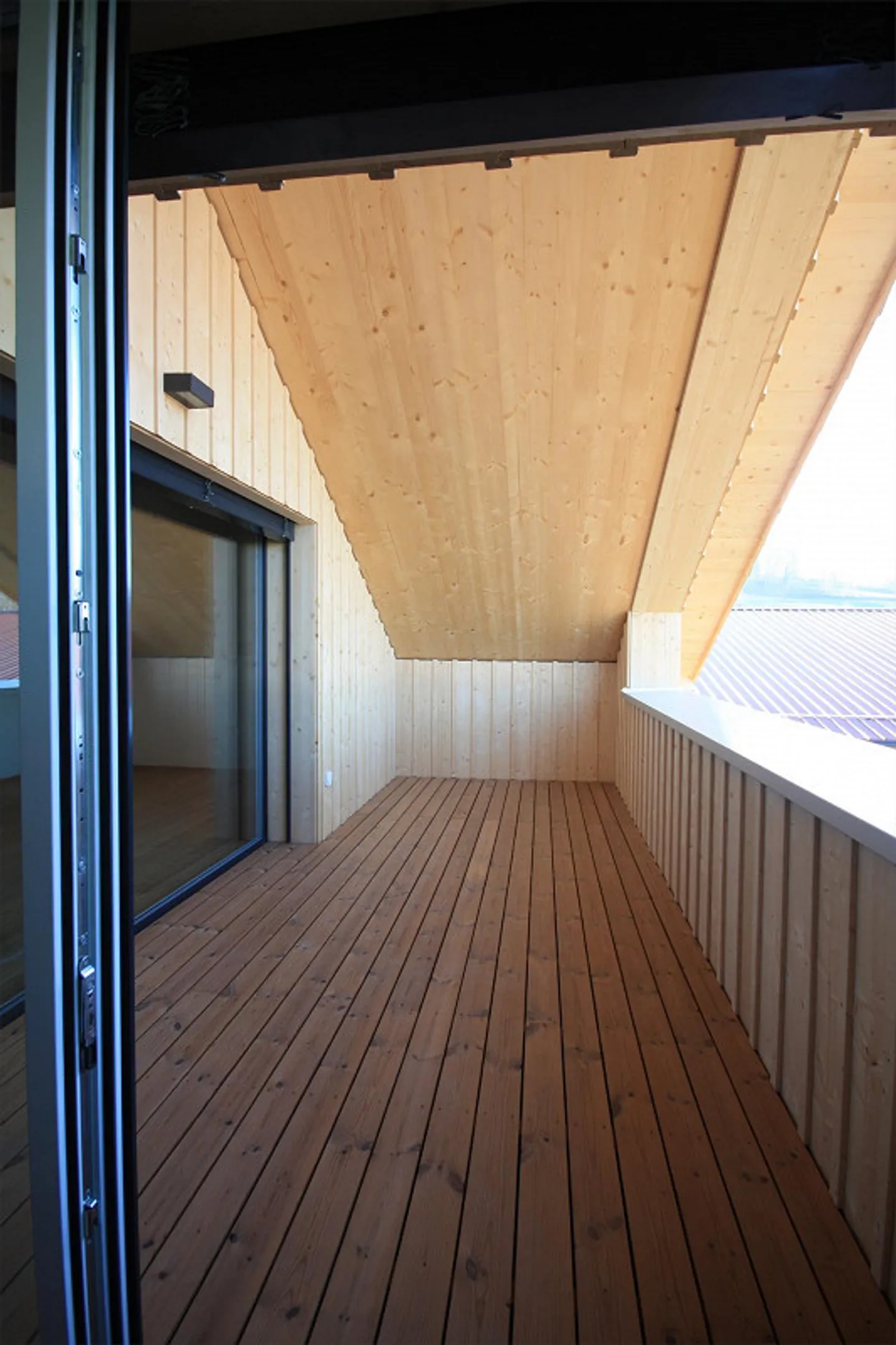 Appartement en Attique Unique dans un Emplacement Calme - Photo 14 sur 17