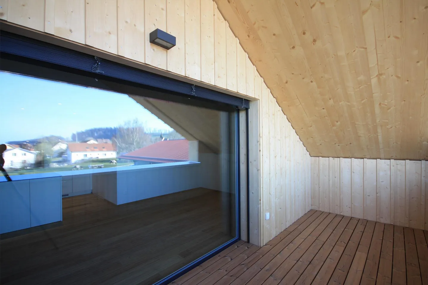 Appartement en Attique Unique dans un Emplacement Calme - Photo 16 sur 17