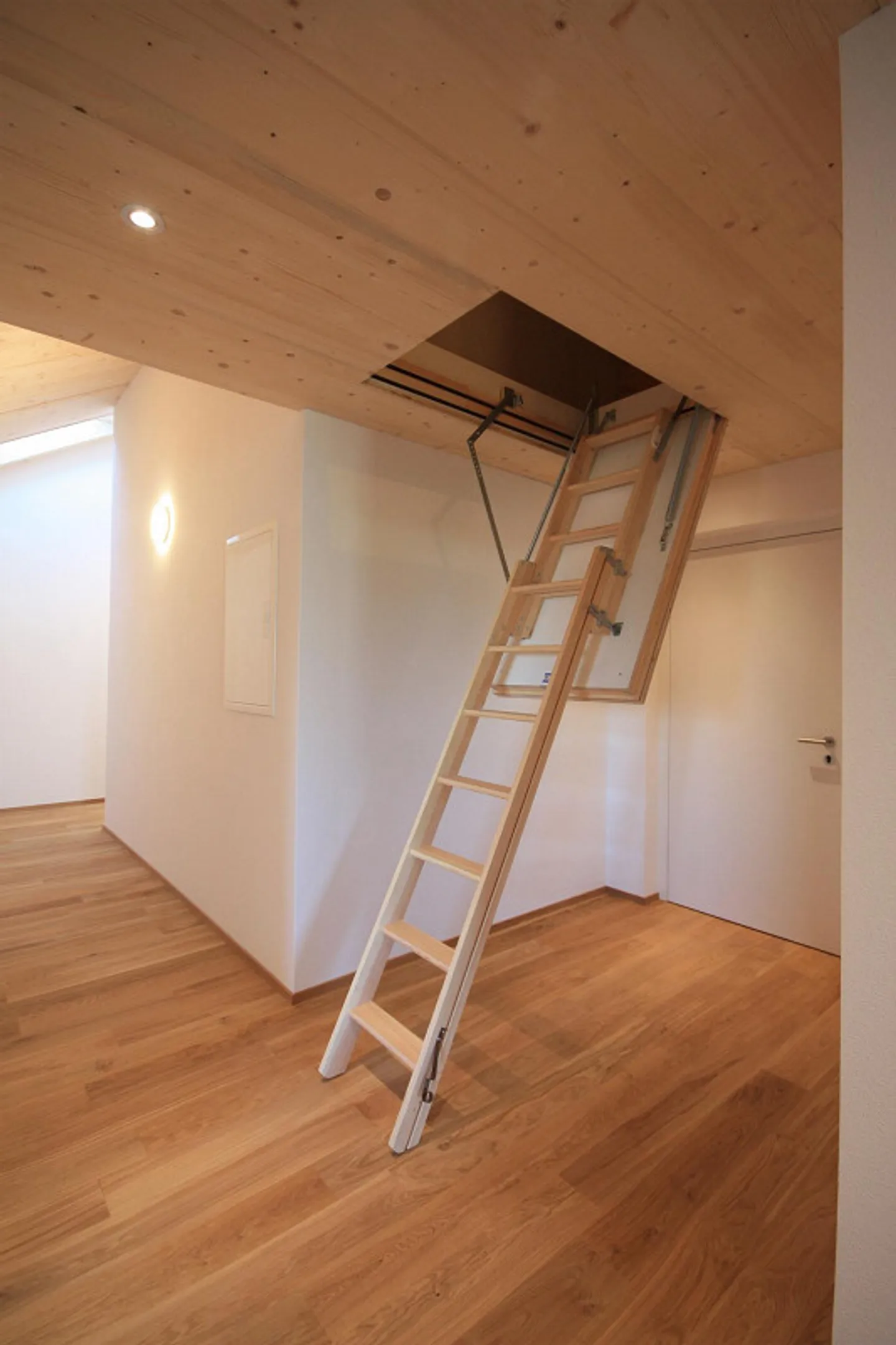 Appartement en Attique Unique dans un Emplacement Calme - Photo 17 sur 17