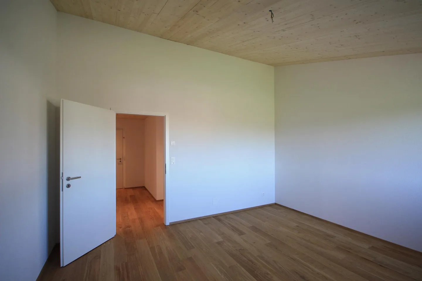 Appartement en Attique Unique dans un Emplacement Calme - Photo 10 sur 17