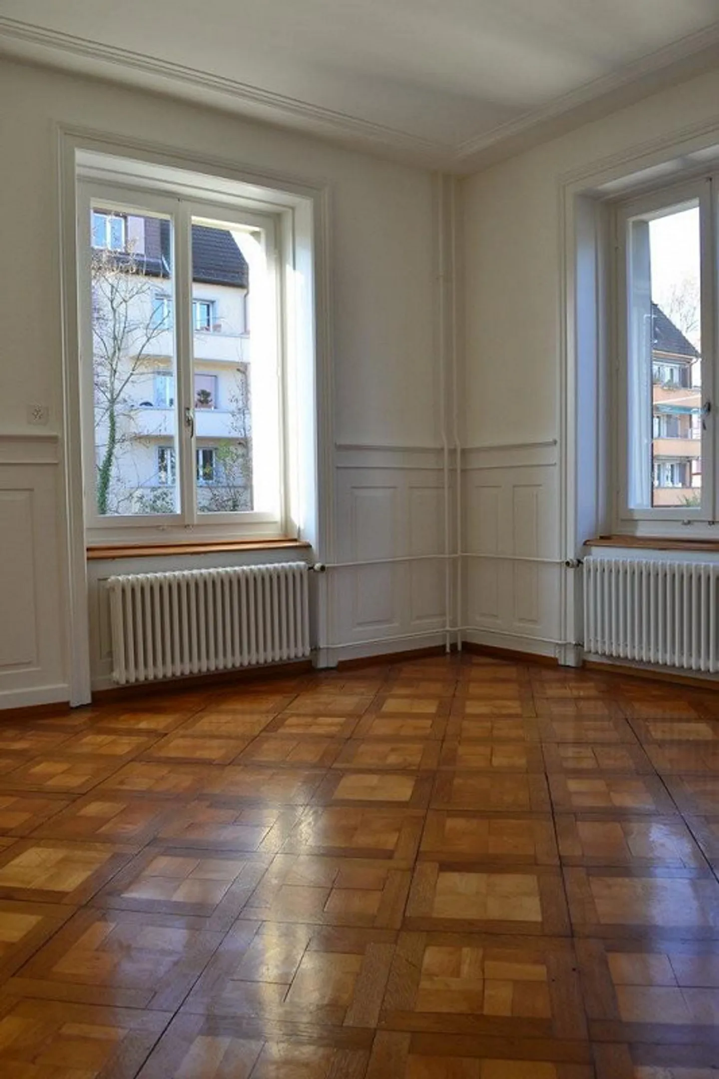 Appartement ancien rénové dans une maison Art Nouveau - Photo 5 sur 9