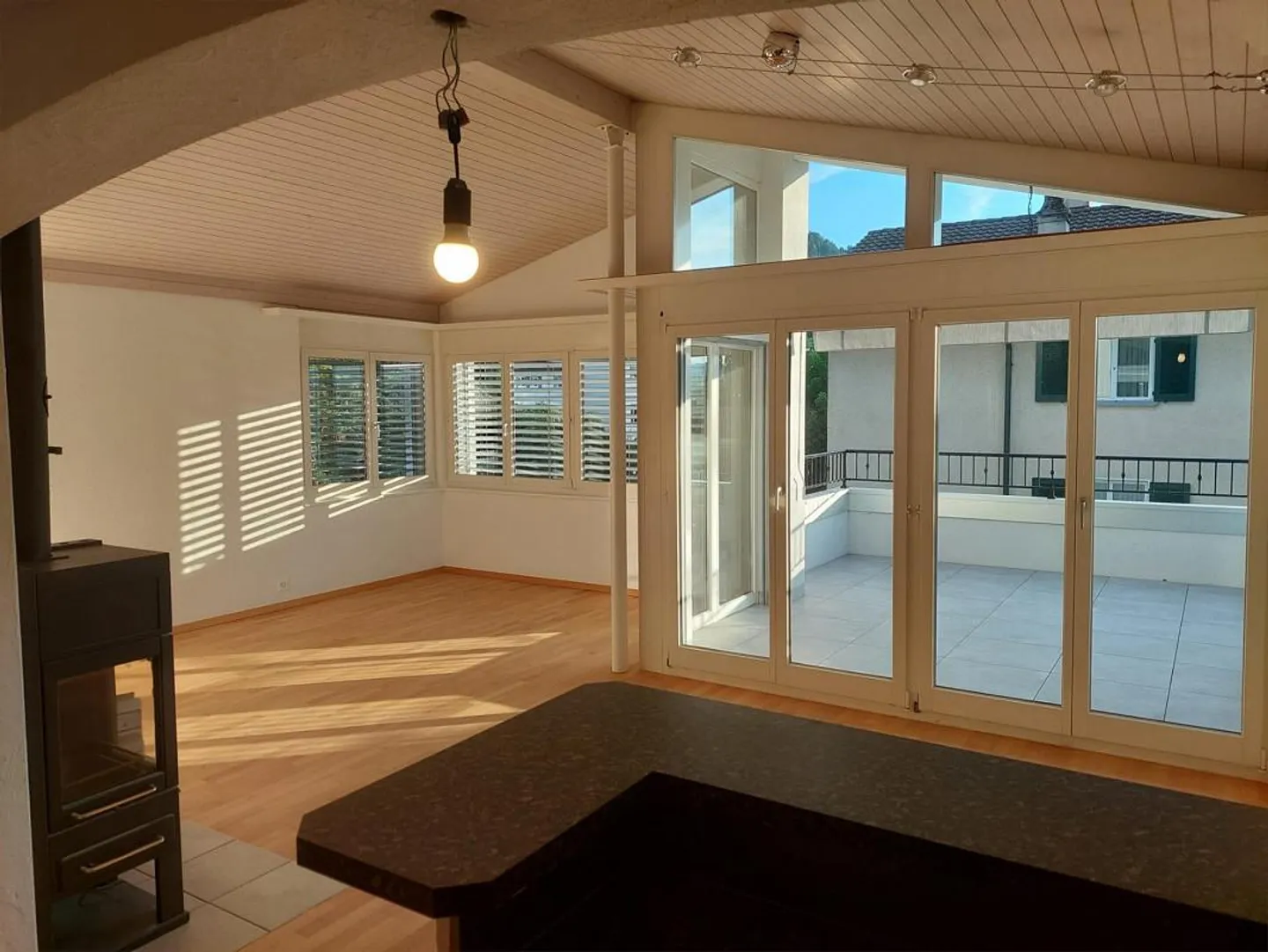 Bright 4.5-room apartment in a quiet neighborhood - Photo 1 of 8