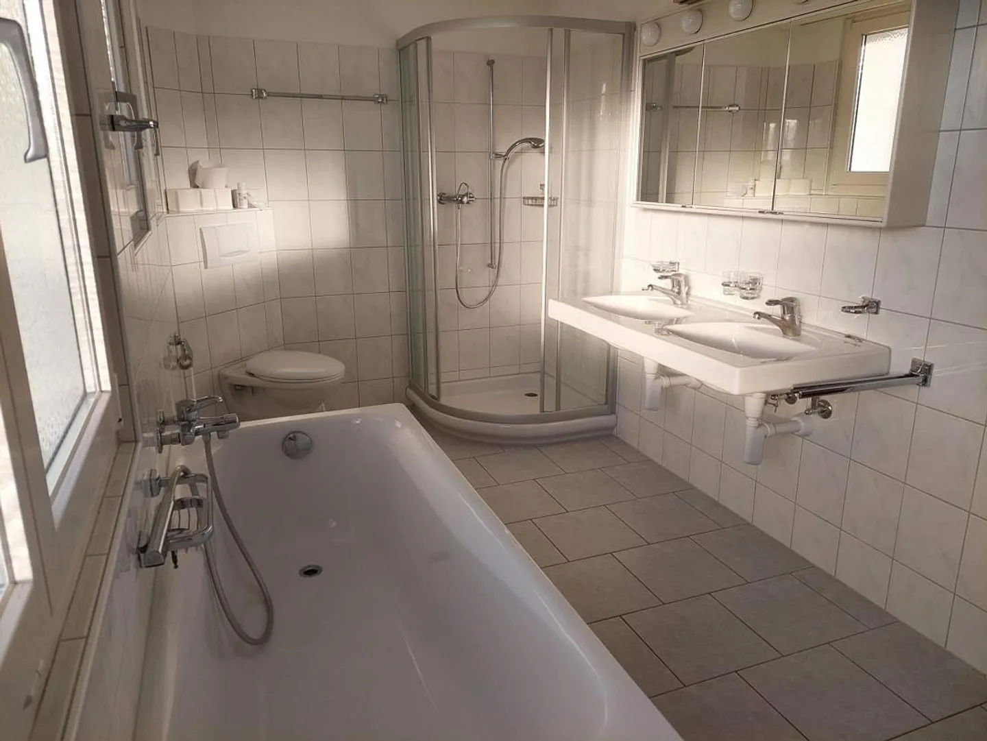 Bright 4.5-room apartment in a quiet neighborhood - Photo 4 of 8