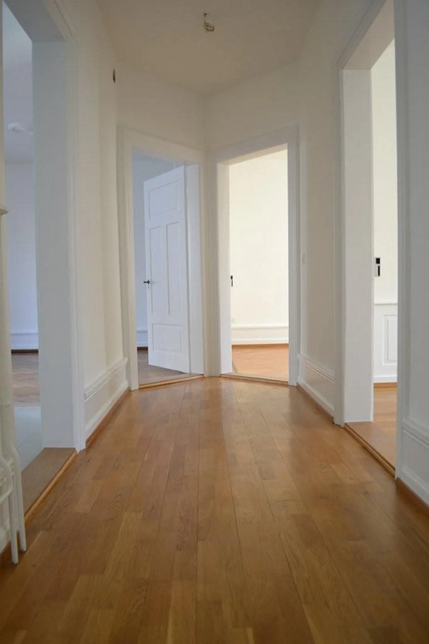 Appartement ancien rénové dans une maison Art Nouveau - Photo 8 sur 9