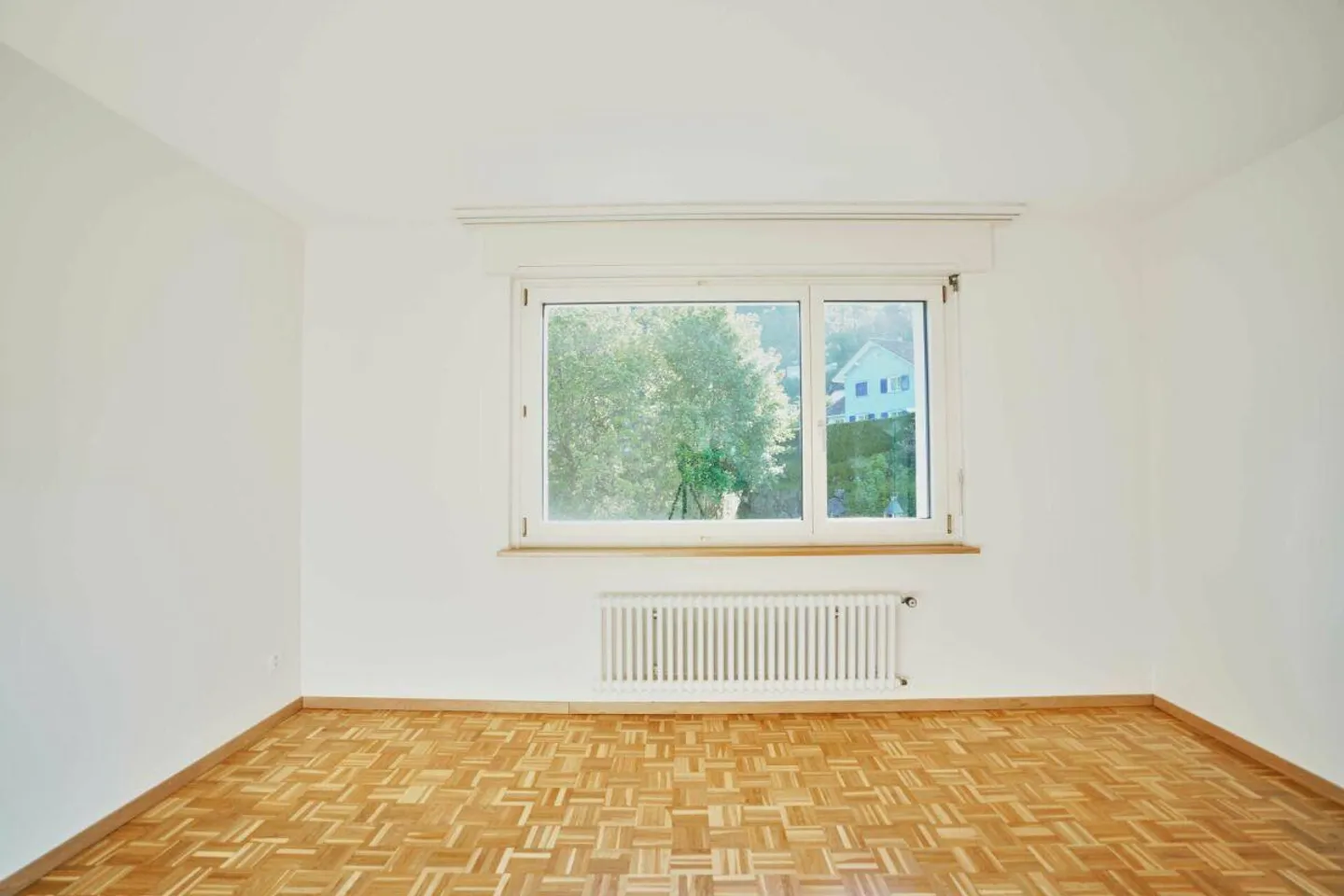 Helle und grosszügige 3.5-Zi. Wohnung im 1. OG - Foto 7 von 12