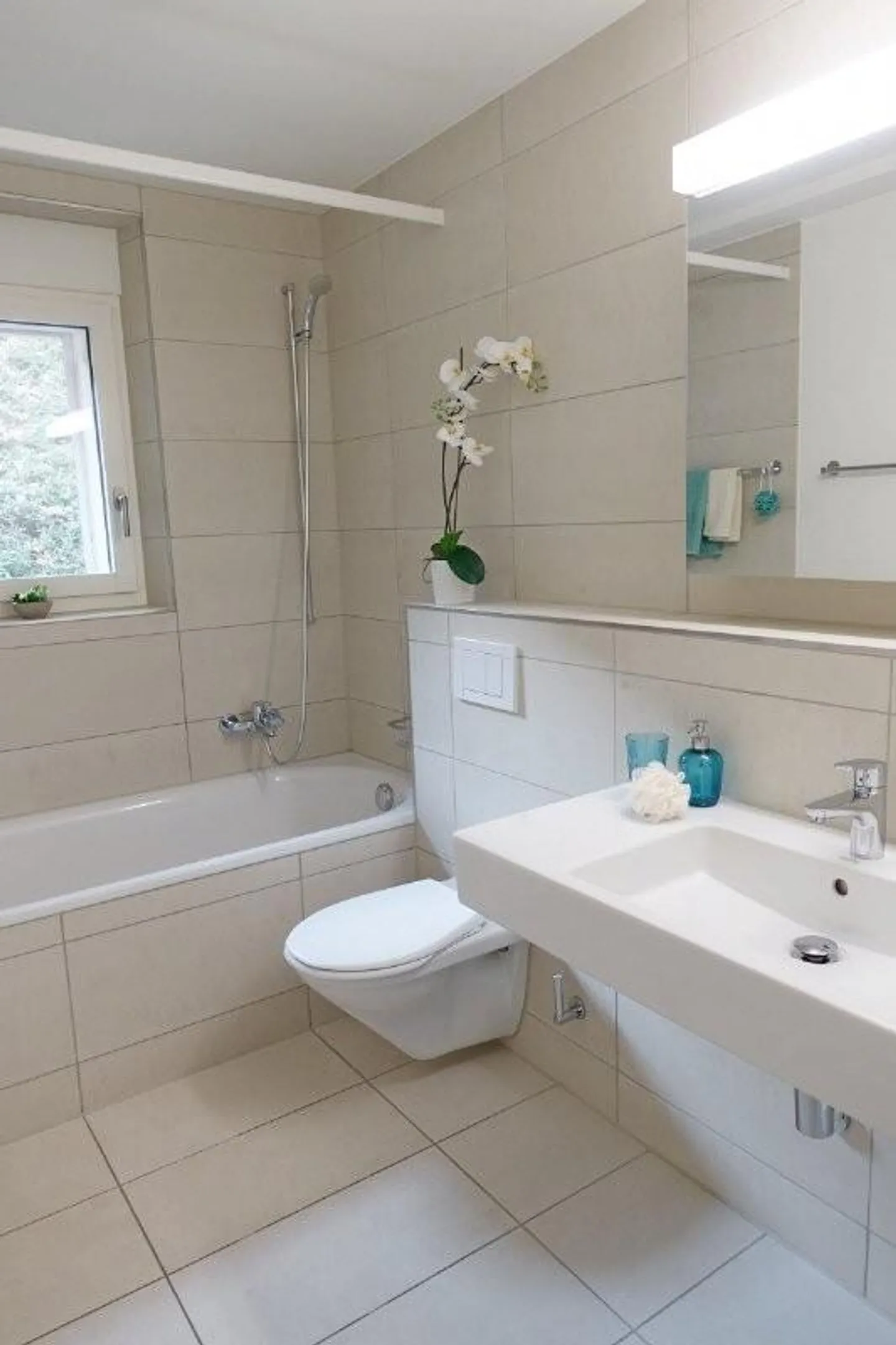 Espace de jardin avec vue sur la montagne - Votre nouvel appartement en ville ! - Photo 4 sur 6