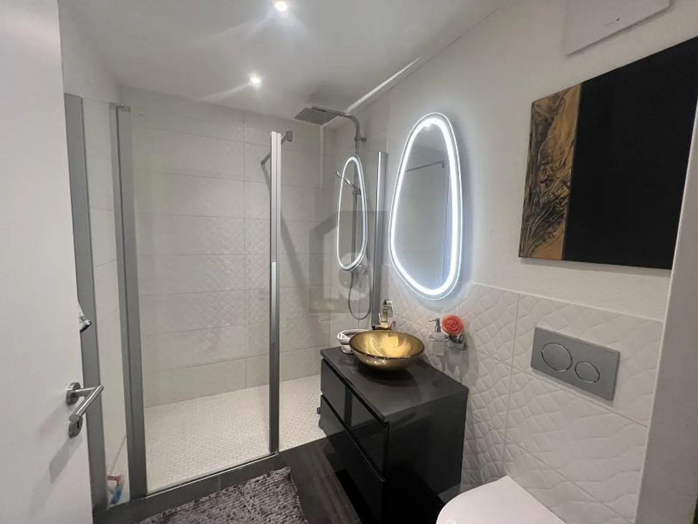 LUXURIOUS, MODERN AND EXCLUSIVE - Photo 5 of 6