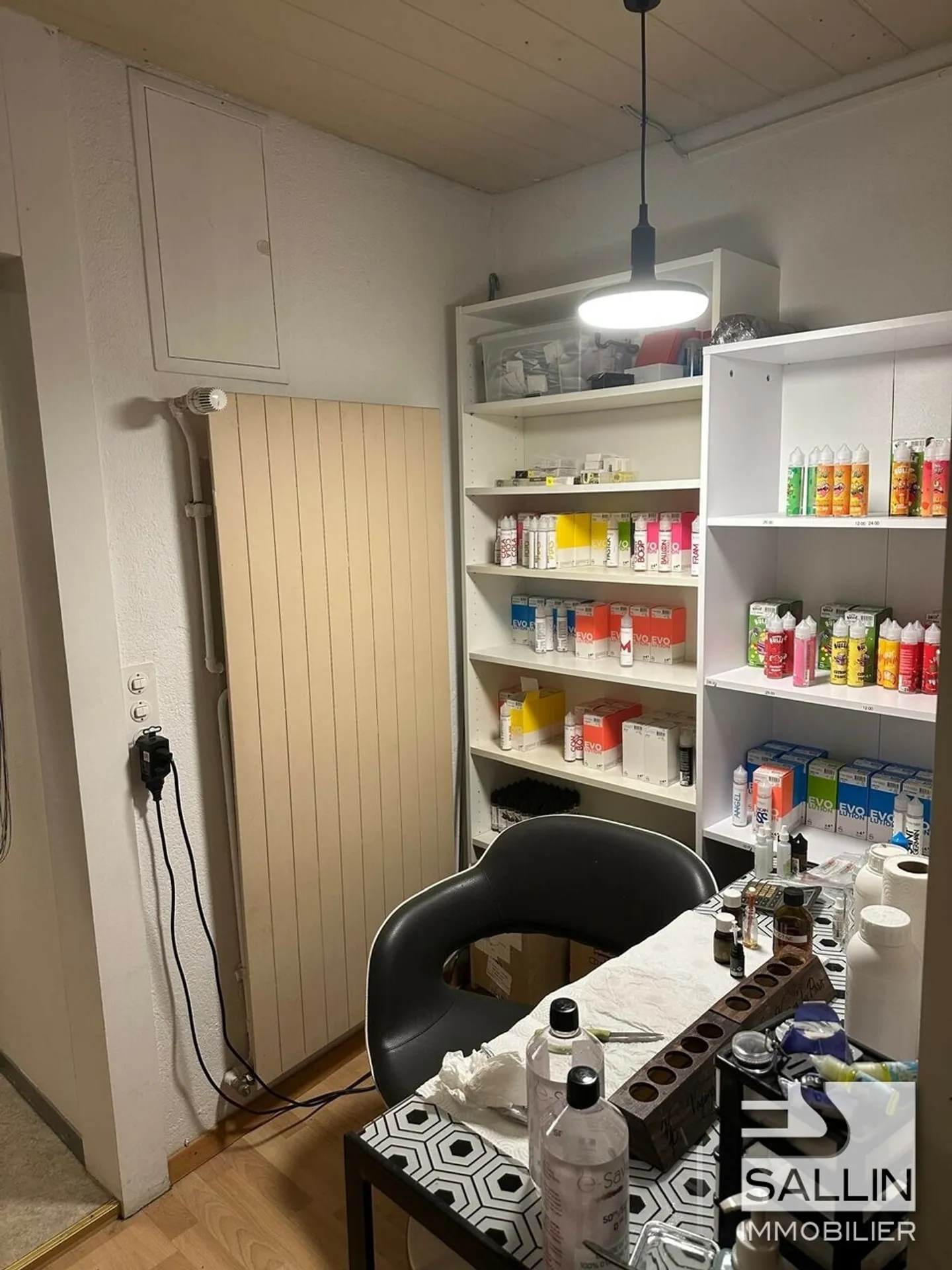 Surface Commerciale en Zone Piétonne - Photo 6 sur 7