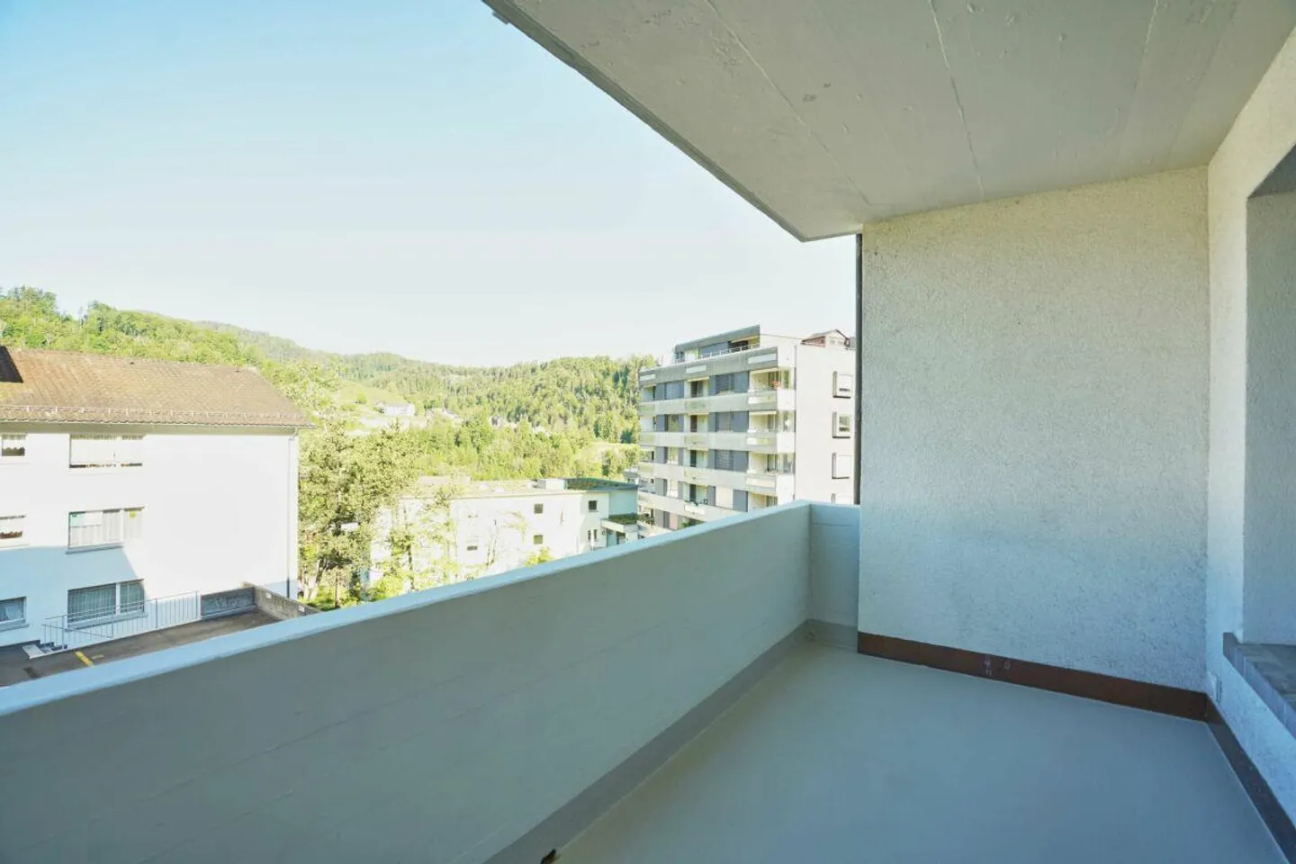 Helle und grosszügige 3.5-Zi. Wohnung im 1. OG - Foto 12 von 12