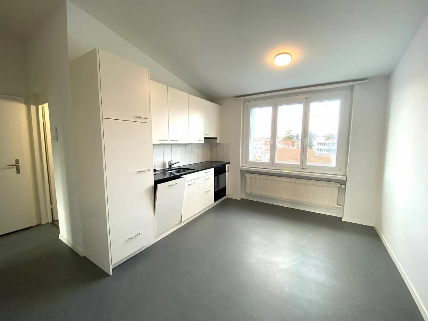 Appartement 3 pièces confortable dans un emplacement central et calme - Photo 1 sur 8