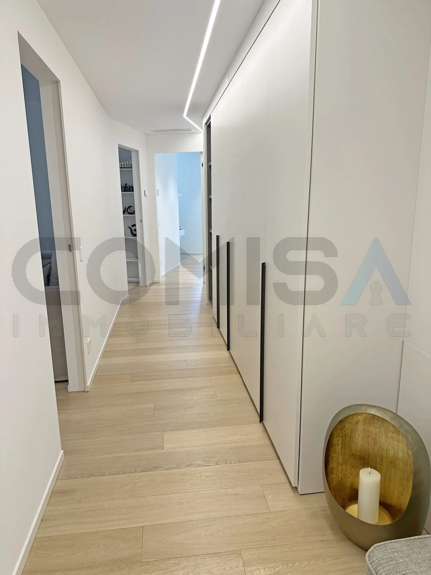 CUREGGIA  -  LUGANO
Elegante appartamento 5.5 locali arredato
 - Foto 5 von 10