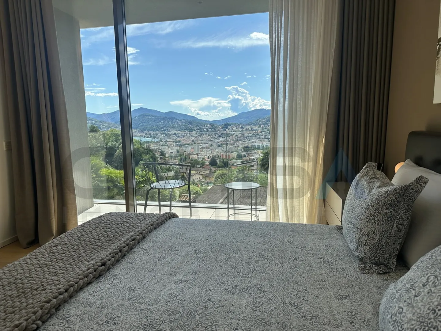 CUREGGIA  -  LUGANO
Elegante appartamento 5.5 locali arredato
 - Foto 7 von 10