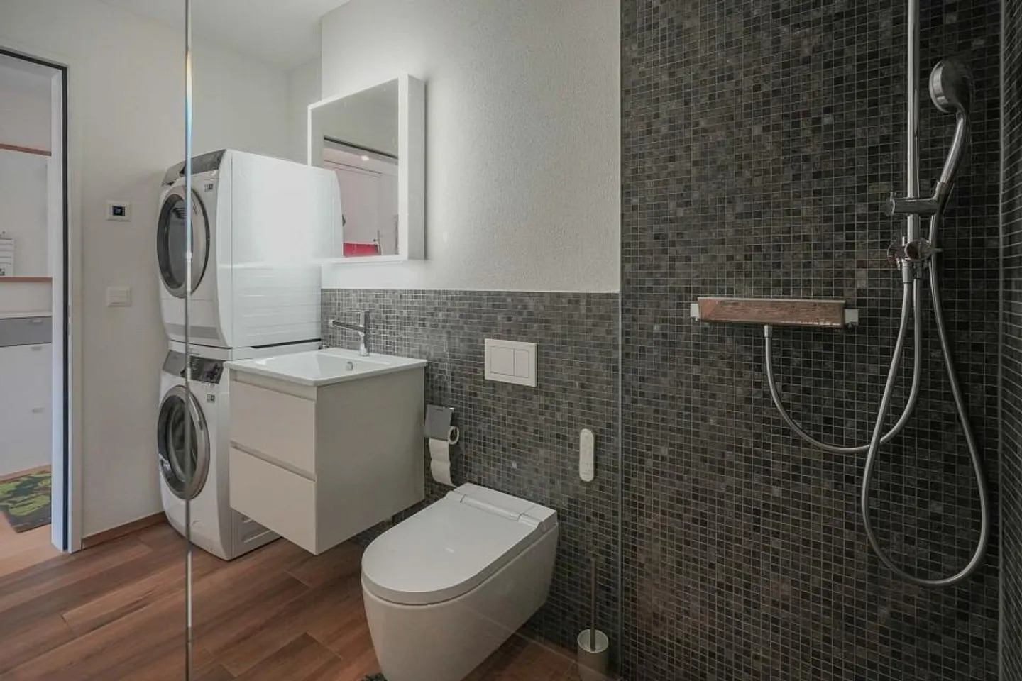 Contemporary Living Enjoyment - Great Location: 2.5 Room MINERGIE Apartment, ... - Photo 12 of 13