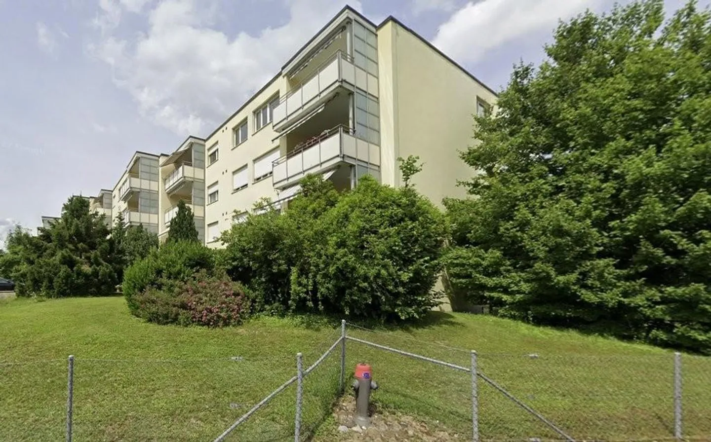 Apartment in a quiet location in beautiful Niederhasli - Photo 1 of 7