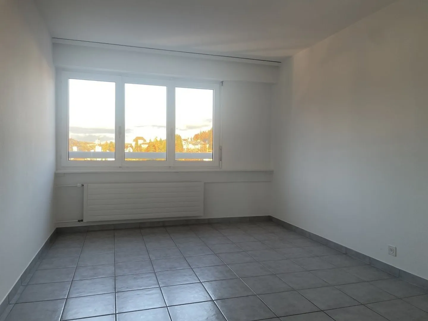 BEAU LOGEMENT PROCHE DE TOUTES COMMODITES - Photo 5 sur 9