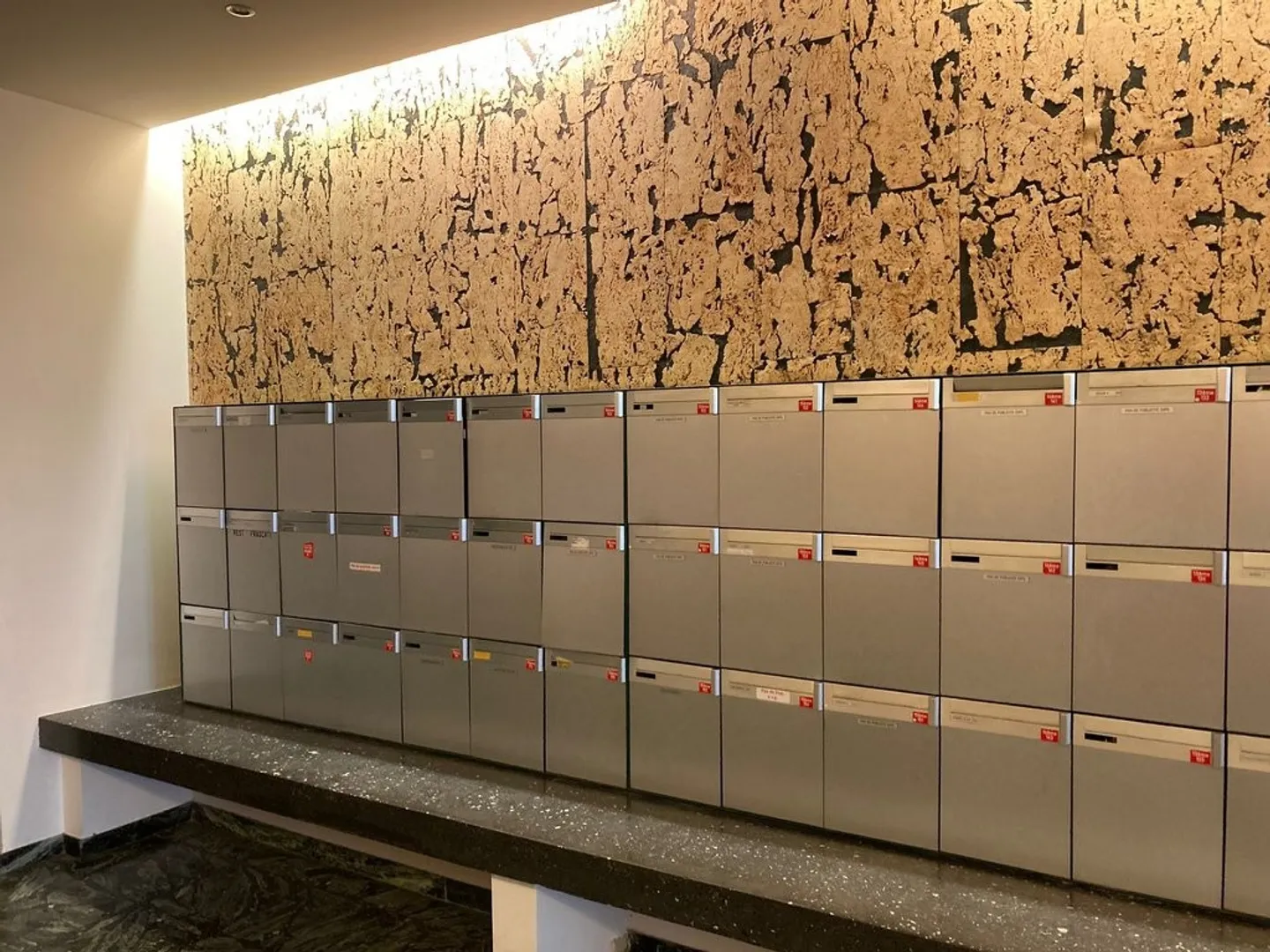 BEAU LOGEMENT PROCHE DE TOUTES COMMODITES - Photo 8 sur 9