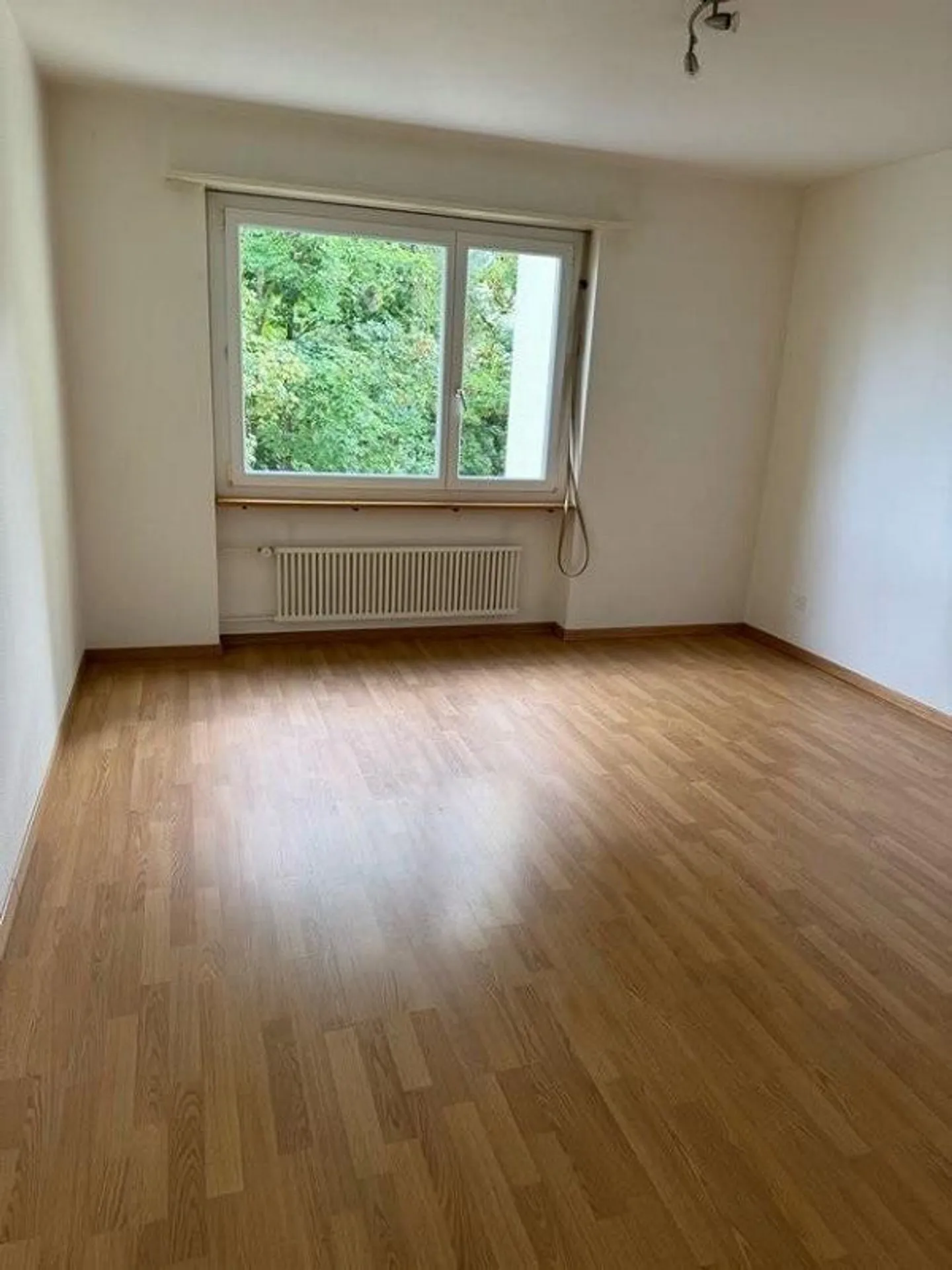 Apartment in a quiet location in beautiful Niederhasli - Photo 4 of 7