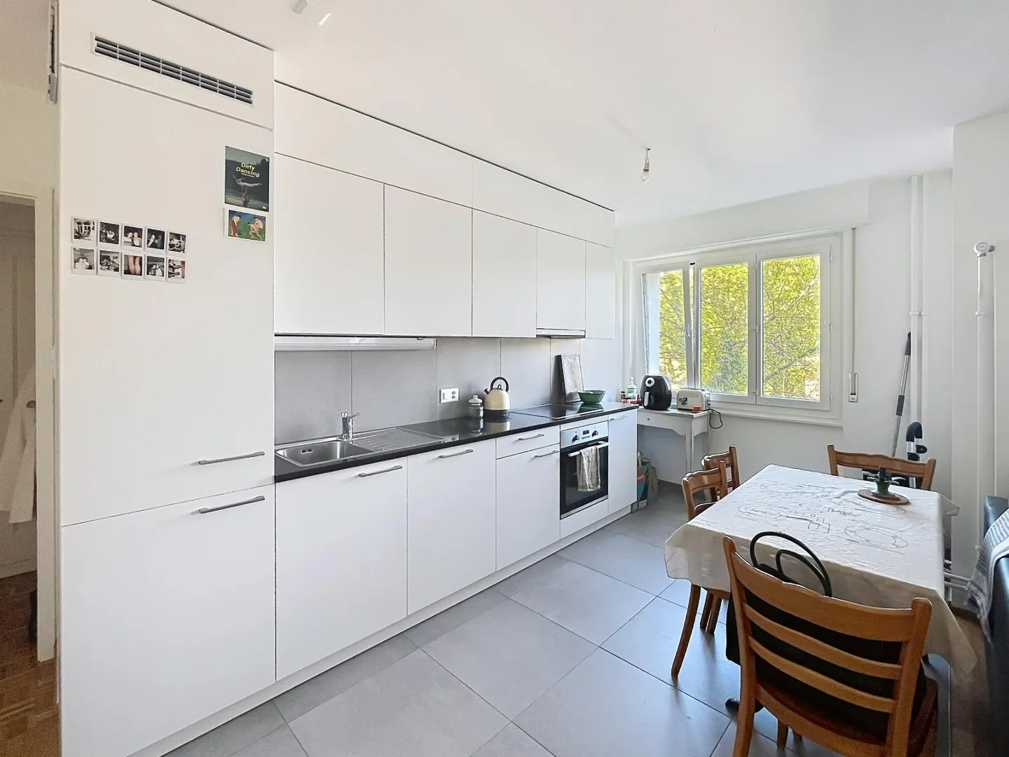 2.5 Room Apartment - Photo 2 of 5