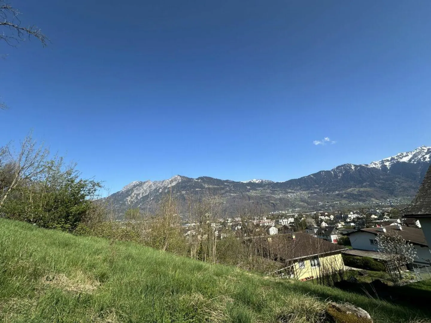 Condominio attraente di 3,5 stanze in una posizione idilliaca e molto tranquilla - Foto 5 di 6