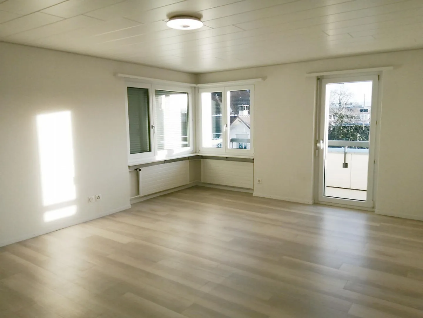 Sunny, quiet 1.5-room apartment - Photo 1 of 6