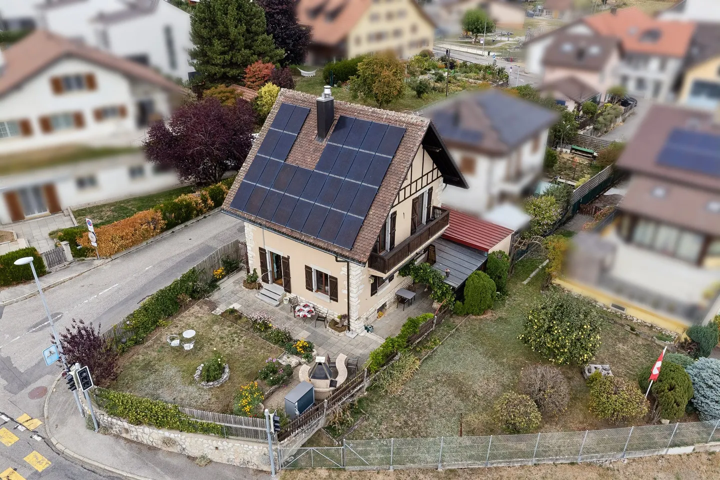 Charming detached house with a view of Lake Neuchâtel - Photo 1 of 8
