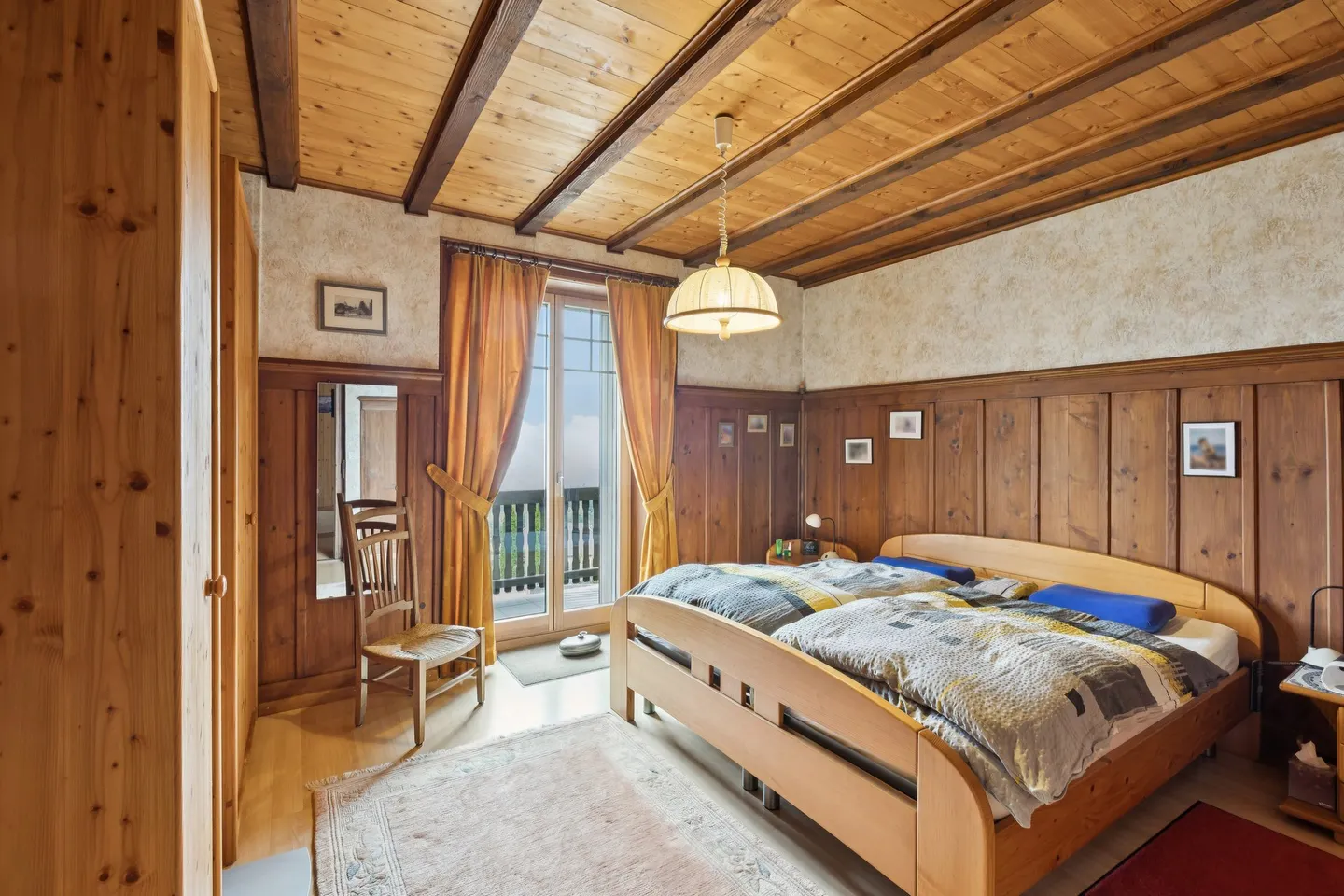 Charming detached house with a view of Lake Neuchâtel - Photo 3 of 8