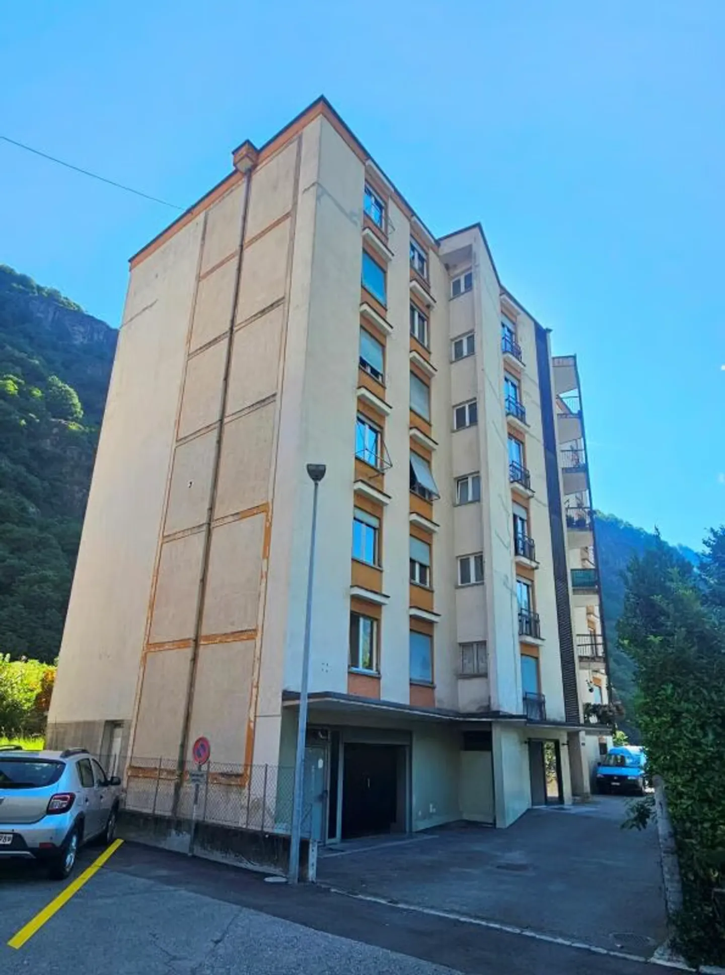 APPARTAMENTI 2.5 LOCALI RESIDENZA O REDDITO - Foto 2 von 12