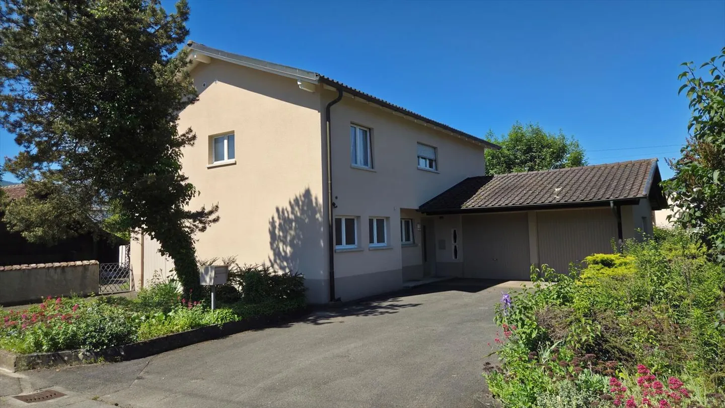 ARI-238 Family Home on a 948 m2 Property - Photo 1 of 13