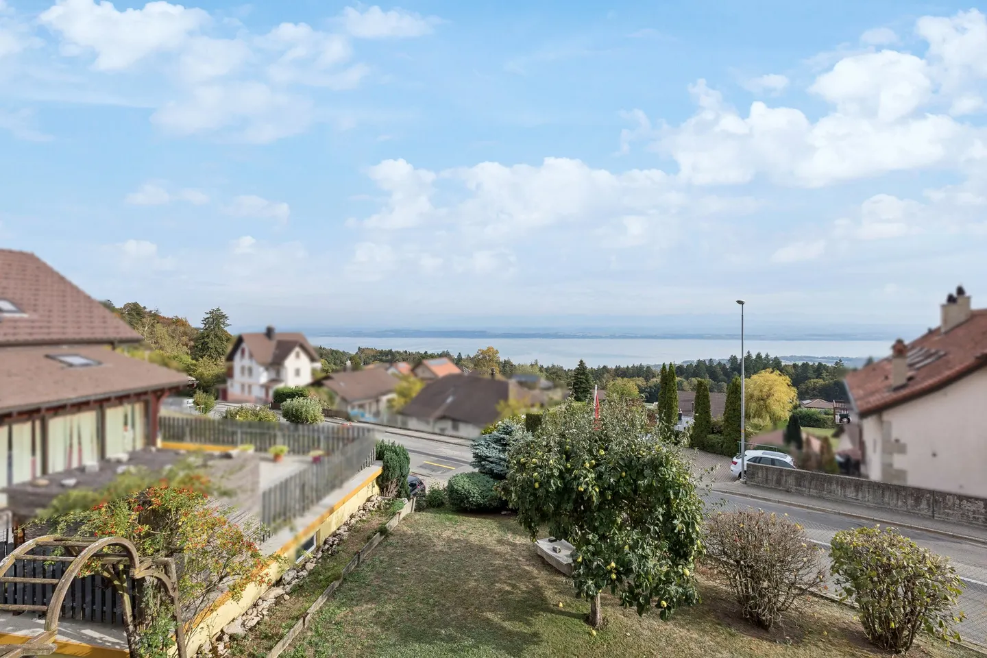 Charming detached house with a view of Lake Neuchâtel - Photo 5 of 8