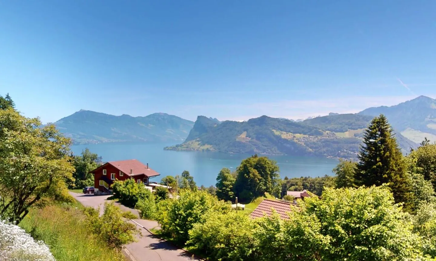 «Private Oase mit einzigartiger See- und Bergsicht» - Foto 2 von 13