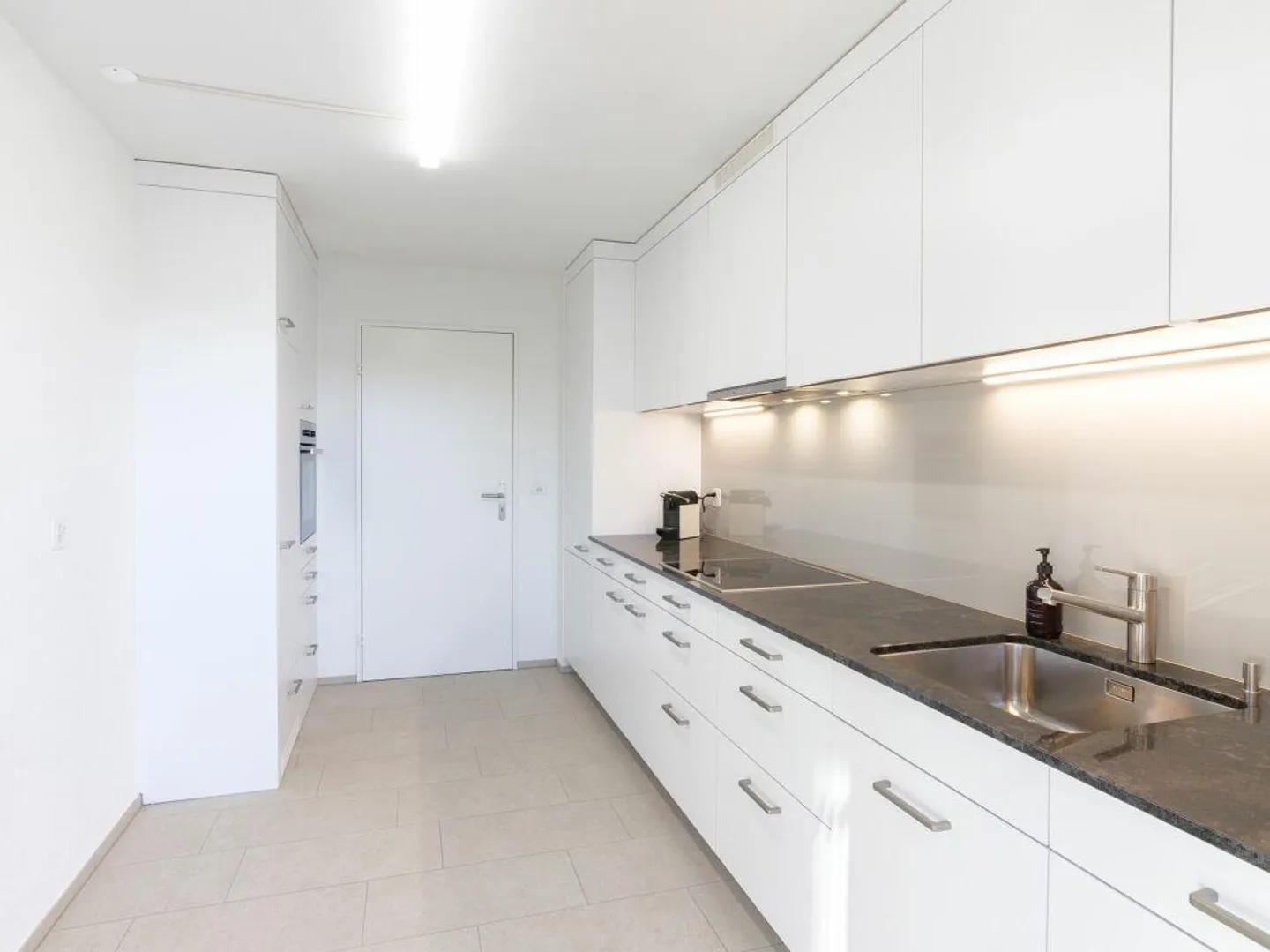 Appartement moderne de 4,5 pièces à Oberwil - Photo 2 sur 10