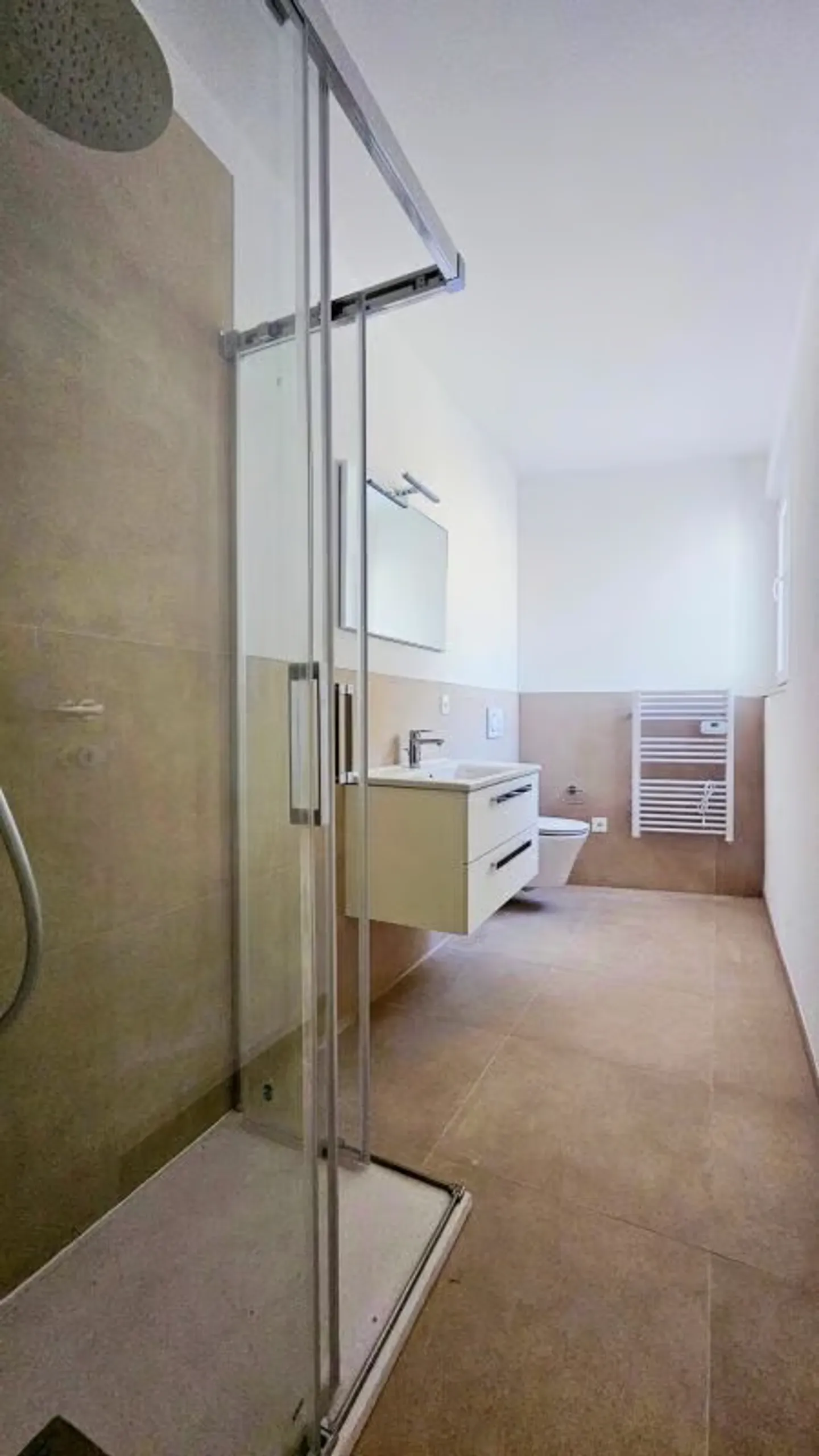 APPARTAMENTI 2.5 LOCALI RESIDENZA O REDDITO - Foto 10 von 12