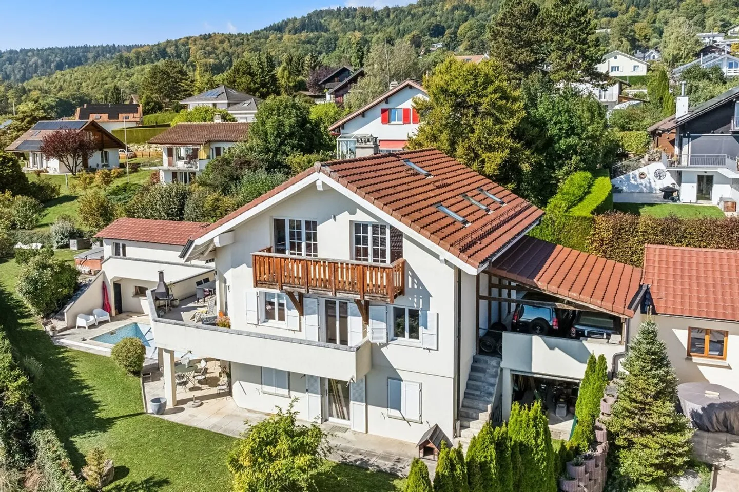 Stunning detached house, swimming pool and panoramic view - Photo 1 of 13