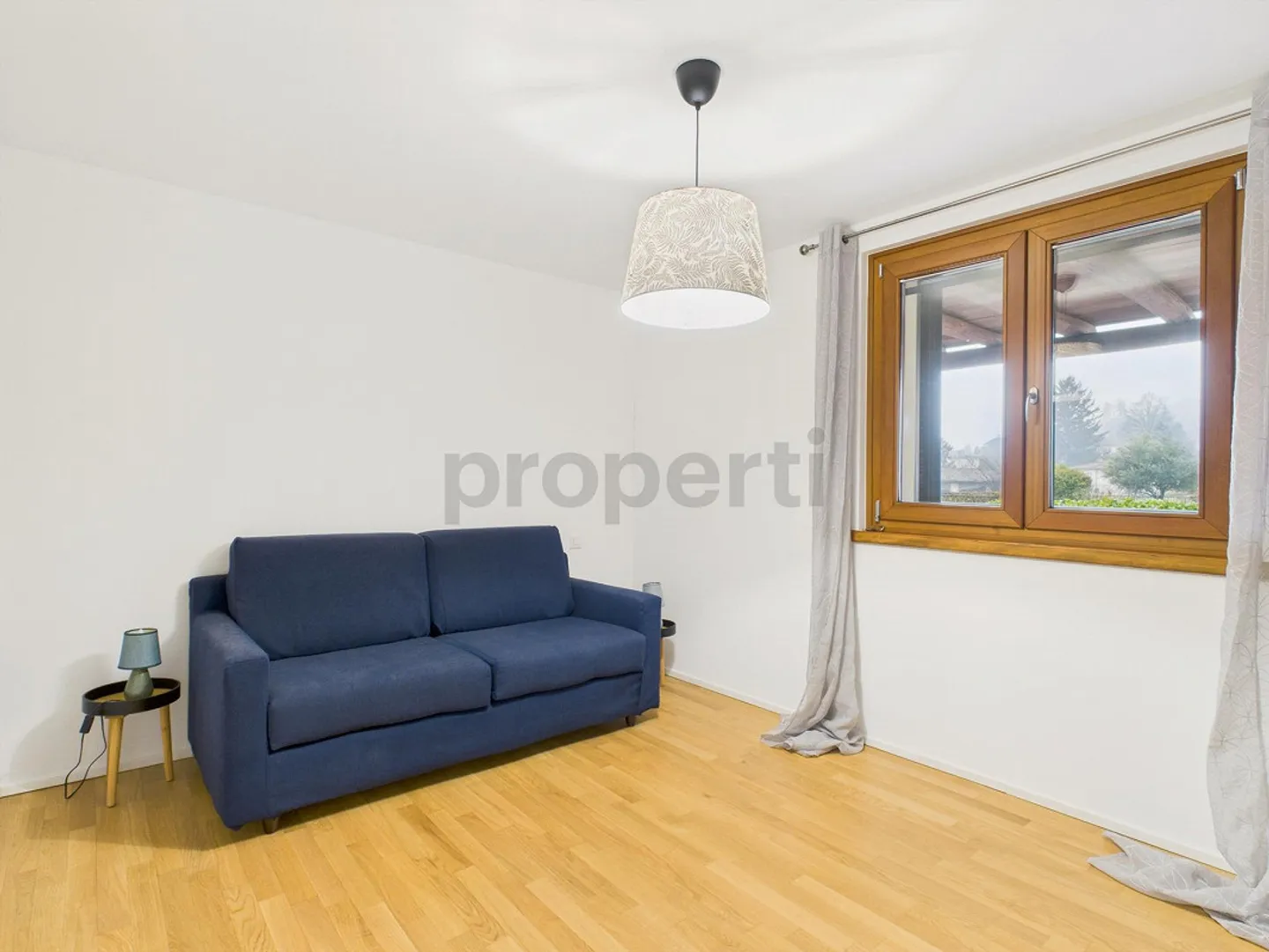 Appartement élégant de 3,5 pièces avec balcon entièrement rénové dans une cour à Stabio - Photo 7 sur 12