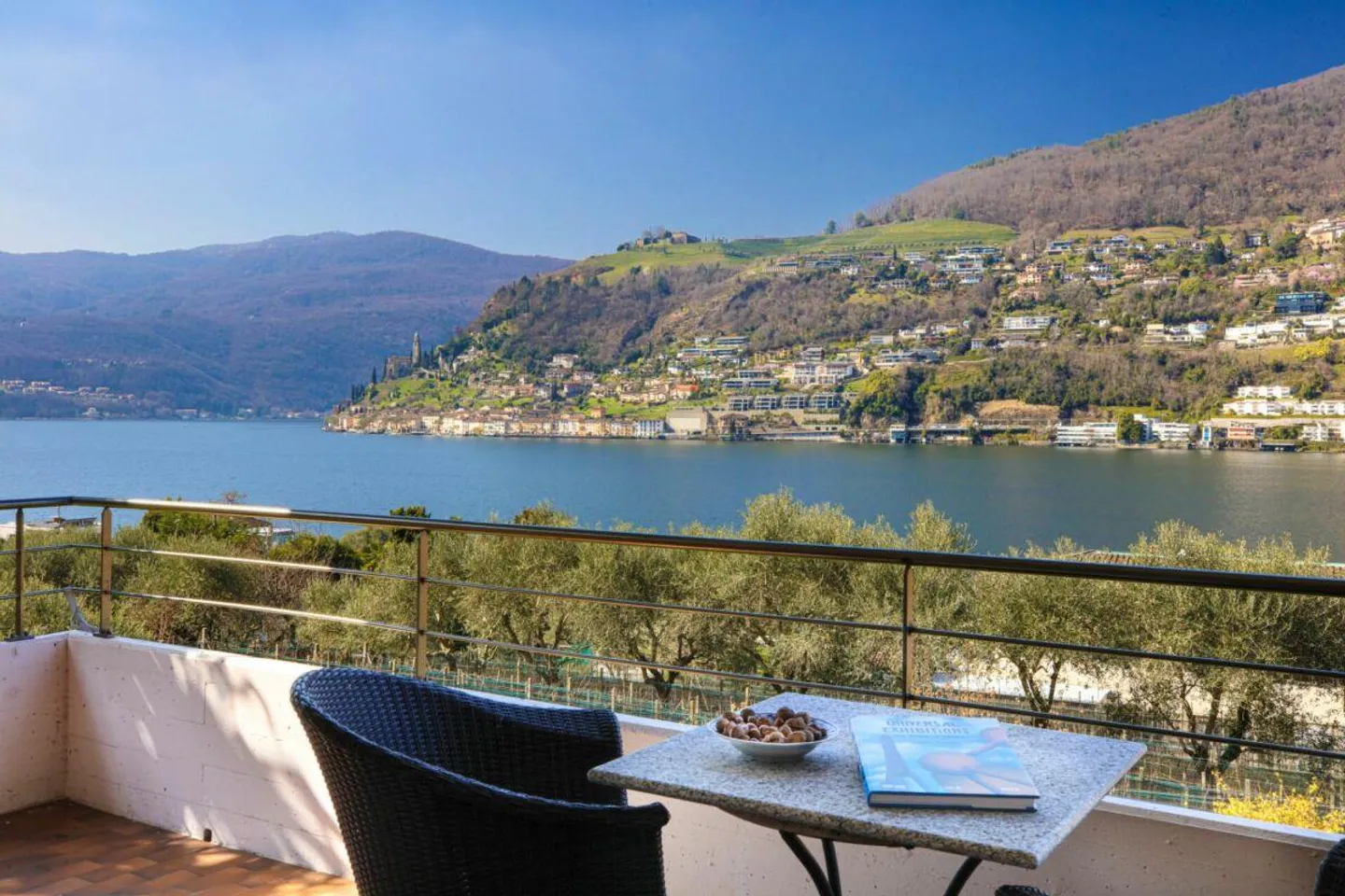 LAKE LUGANO - Semi-detached house with lake view - Photo 1 of 30