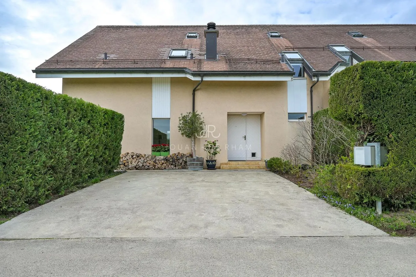 Villa - Photo 1 of 13