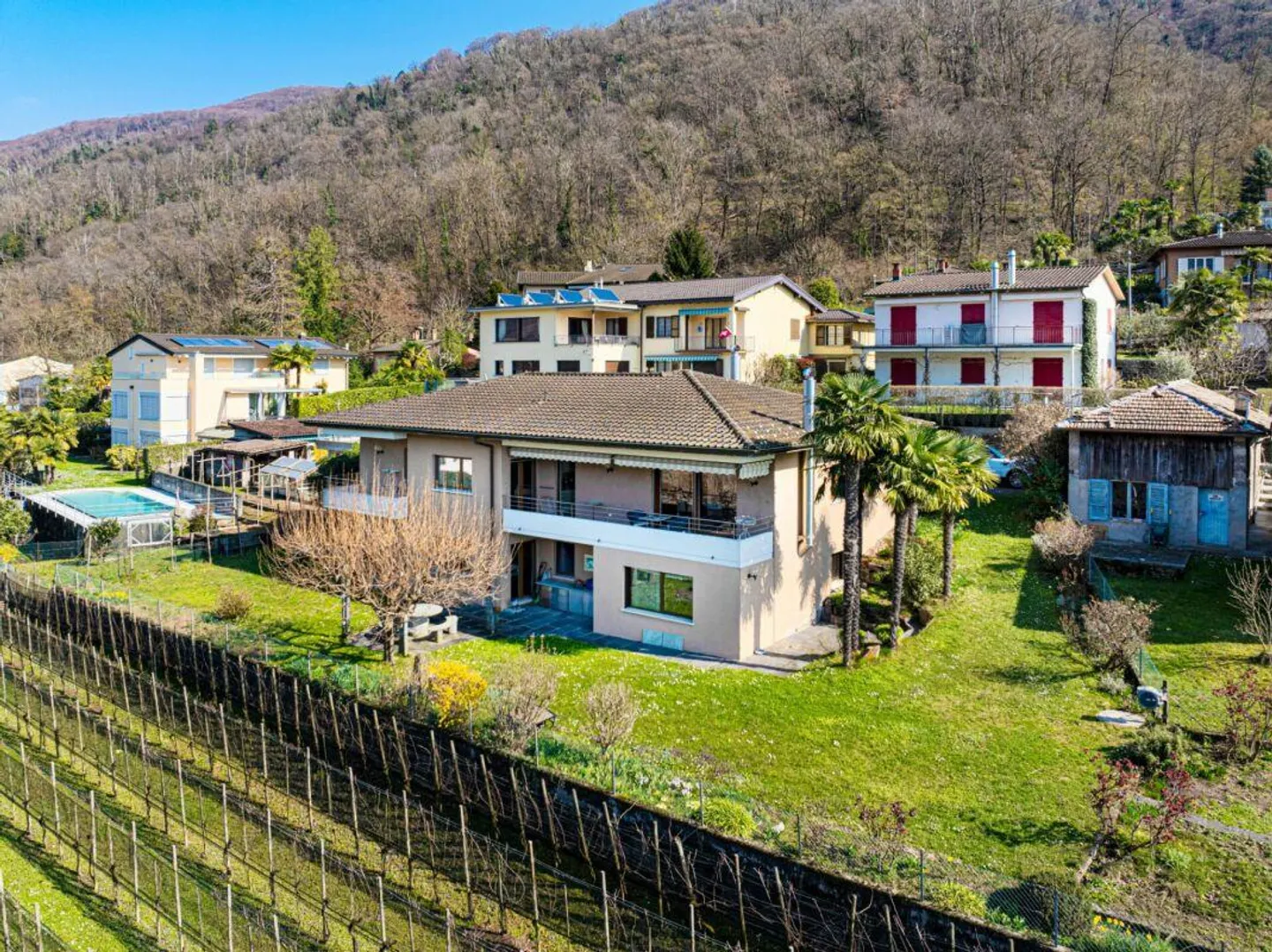 LAKE LUGANO - Semi-detached house with lake view - Photo 2 of 30