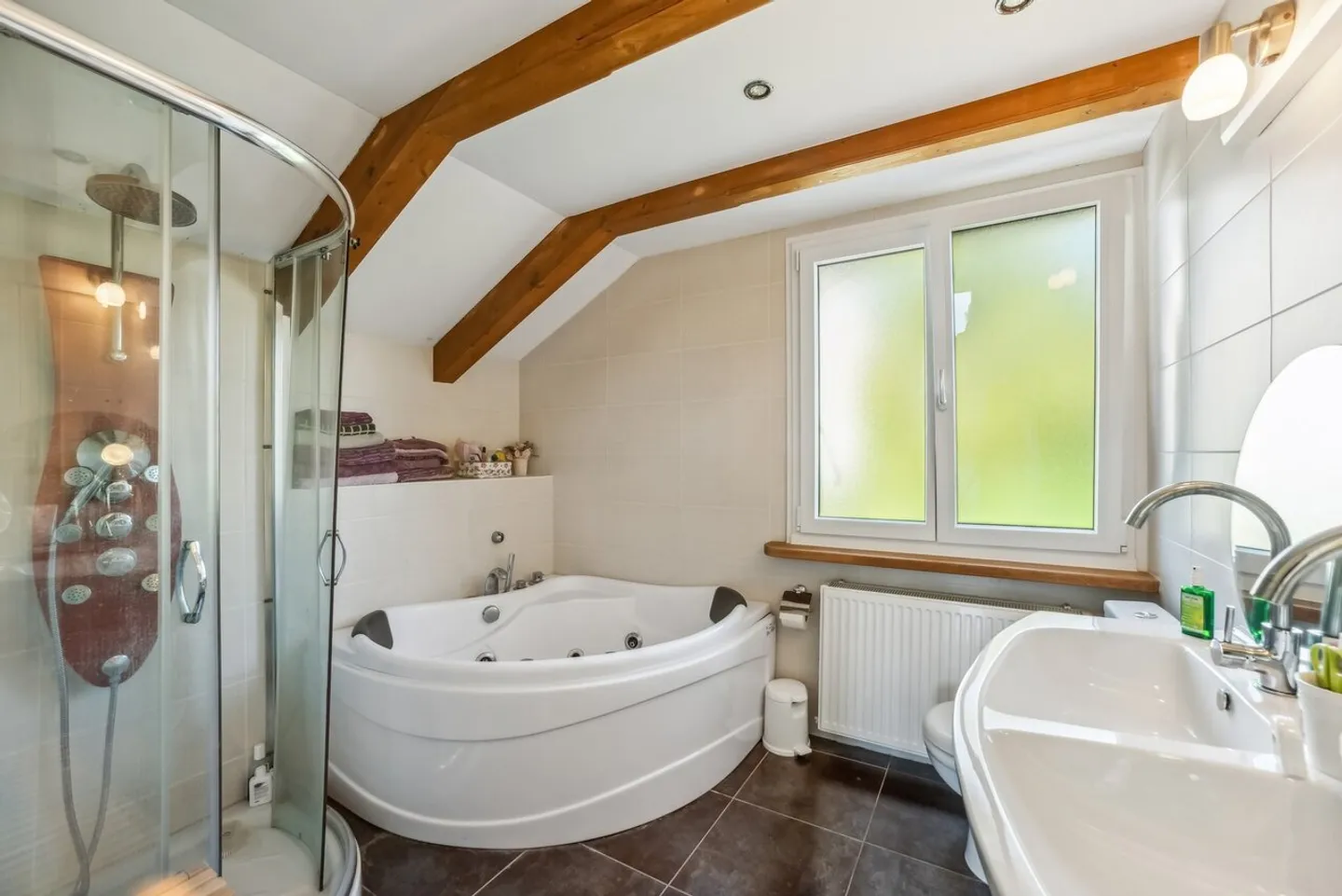 Stunning detached house, swimming pool and panoramic view - Photo 9 of 13