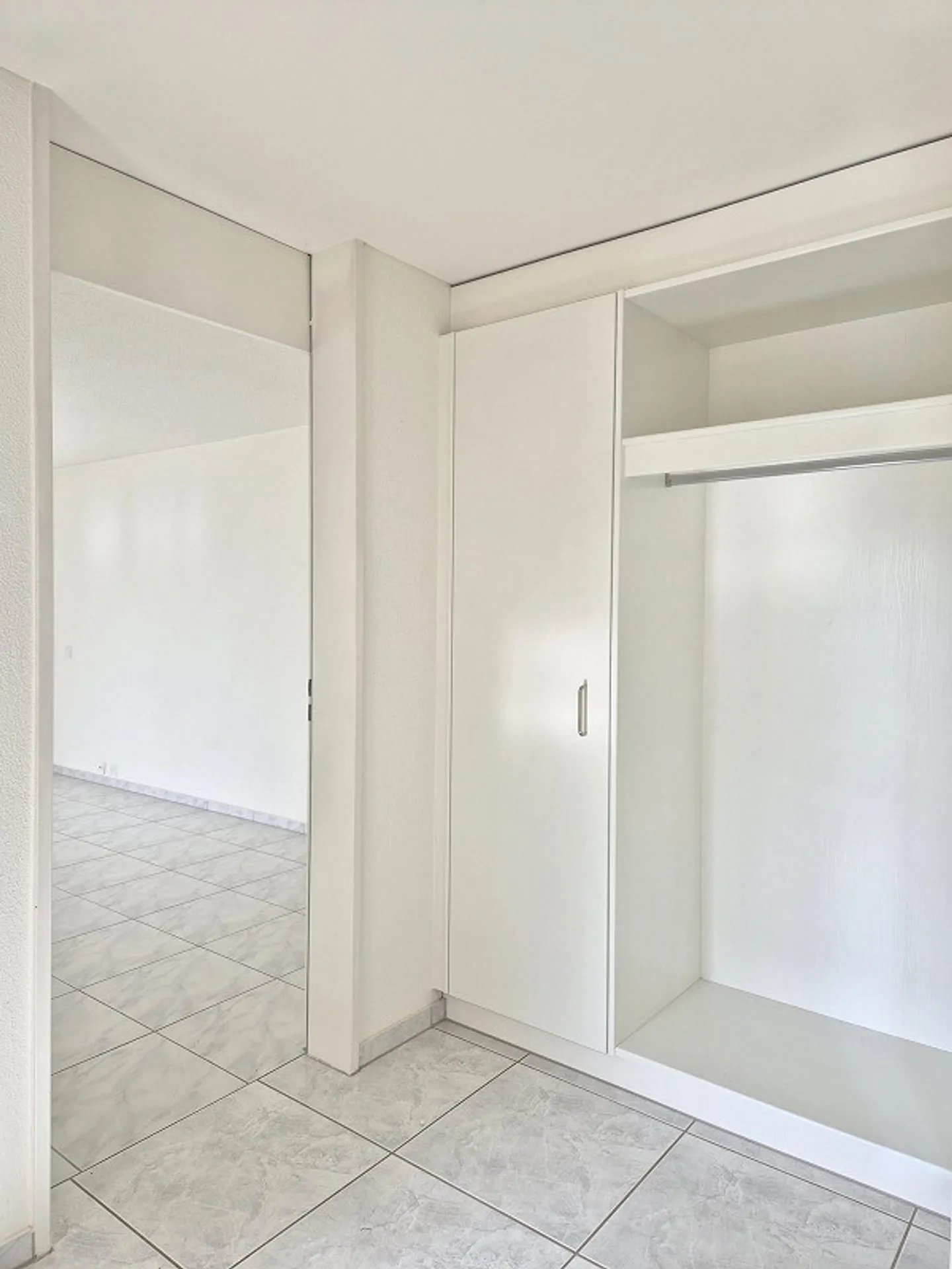 COPY - Spacious 2.5 Room Apartment with Well-Maintained Garden Patio - Photo 4 of 7