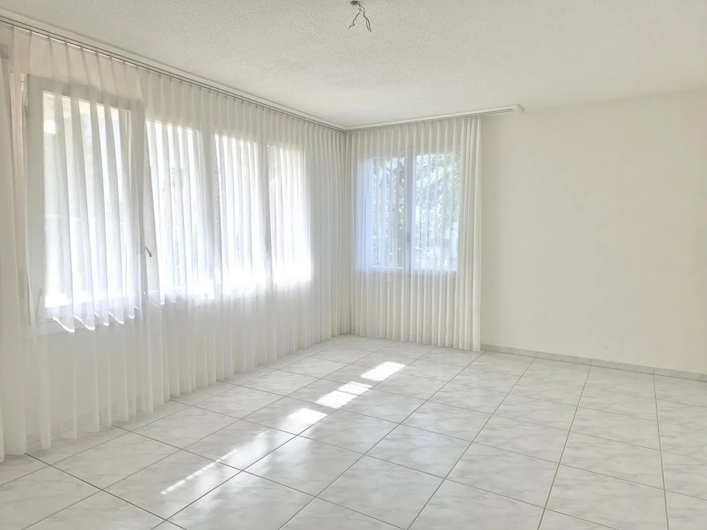 COPY - Spacious 2.5 Room Apartment with Well-Maintained Garden Patio - Photo 6 of 7