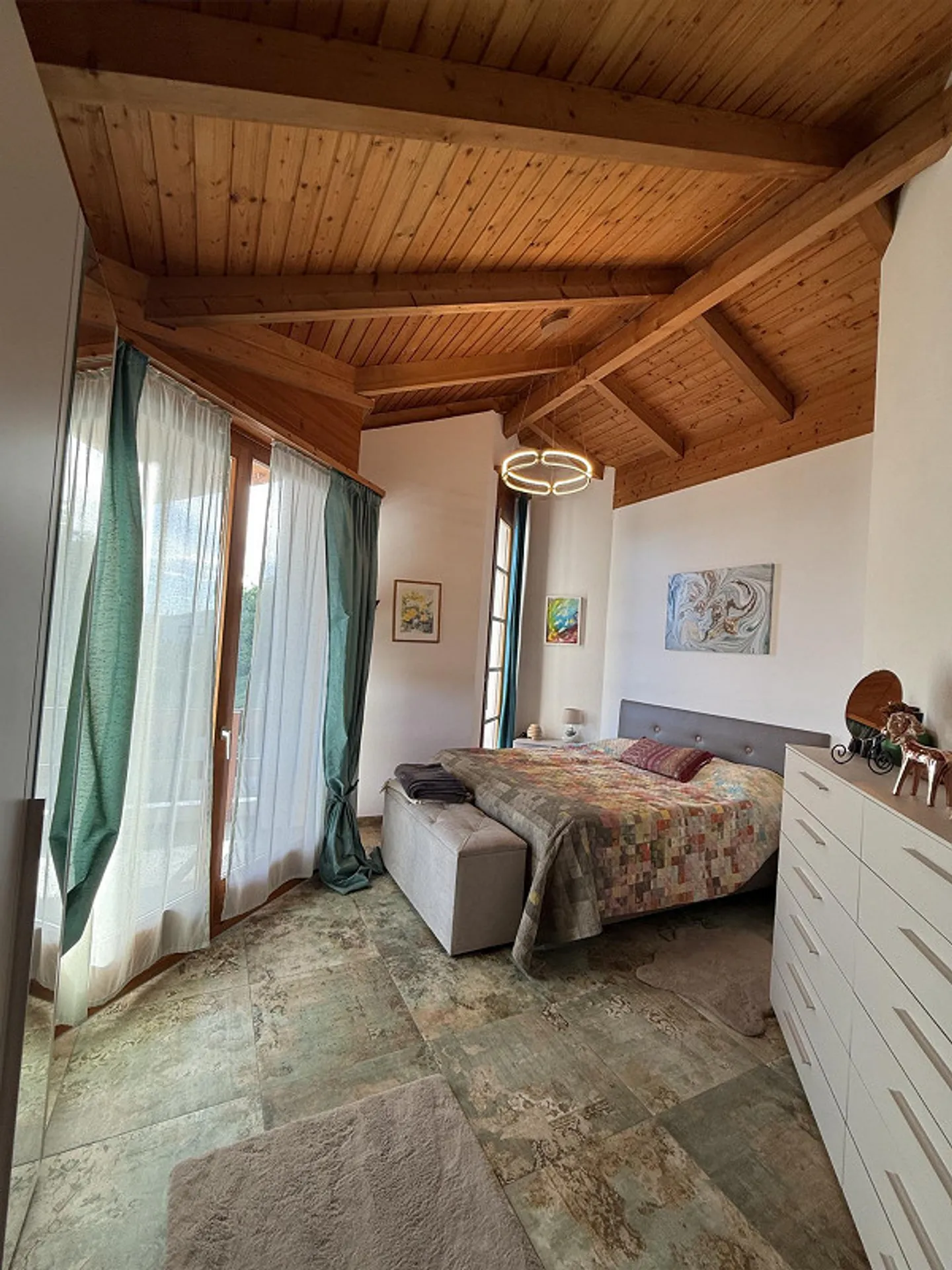 Wunderschönes Einfamilienhaus mit Pool - Foto 9 von 28