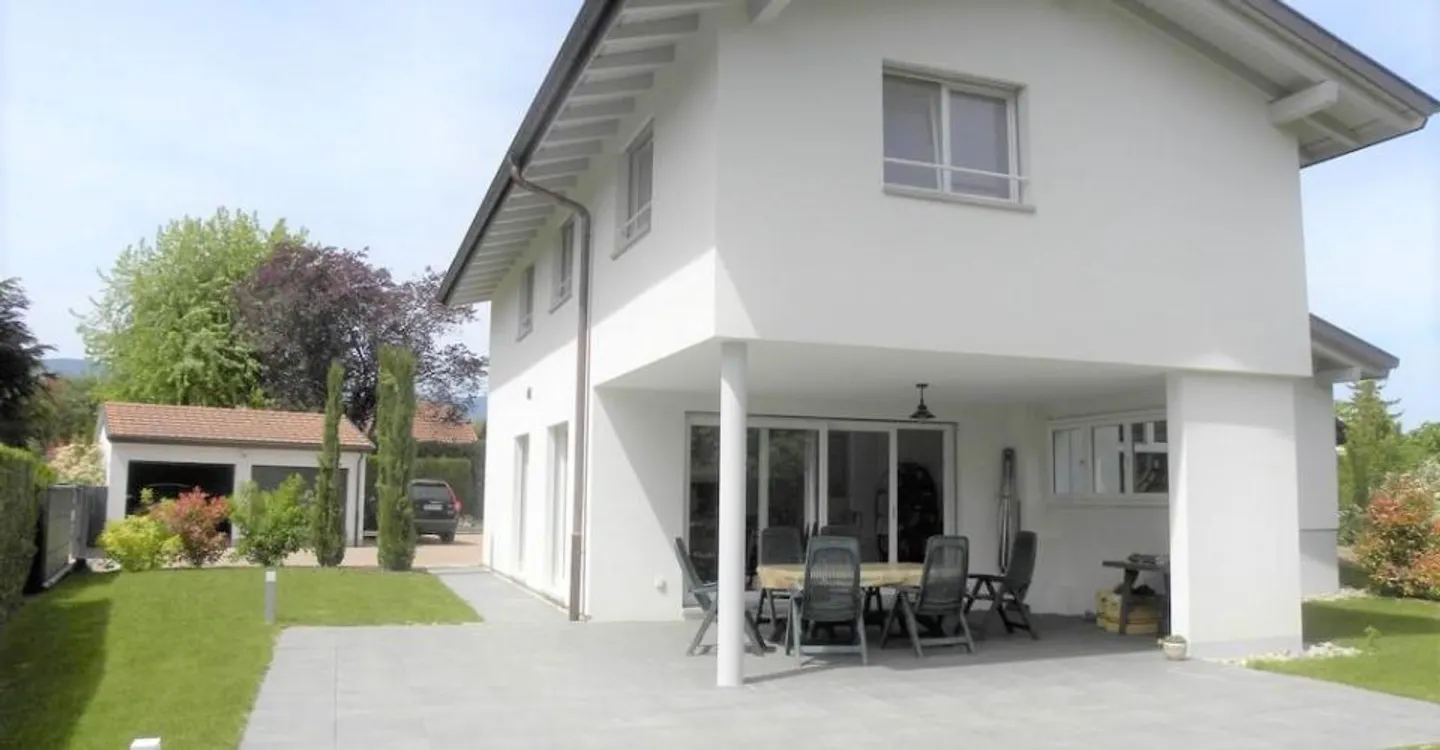 Incantevole villa indipendente di 5,5 locali - Foto 1 di 6