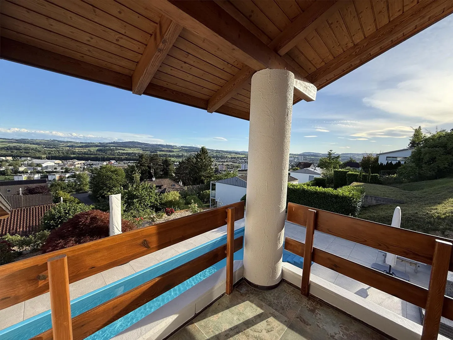 Wunderschönes Einfamilienhaus mit Pool - Foto 10 von 28