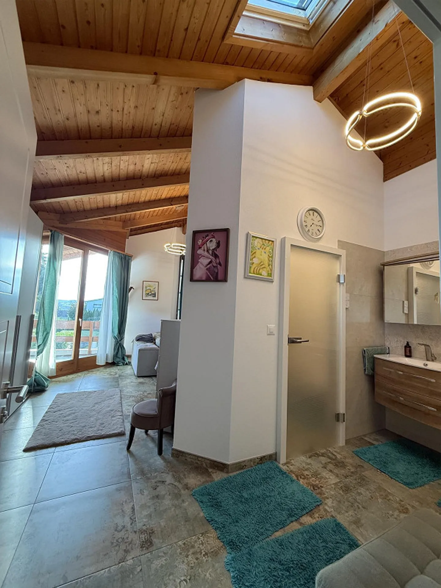 Wunderschönes Einfamilienhaus mit Pool - Foto 8 von 28