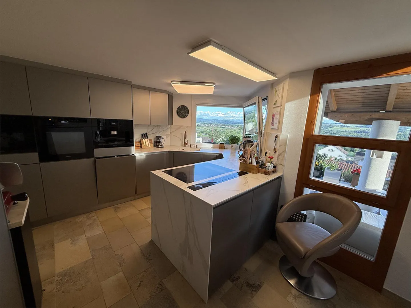 Wunderschönes Einfamilienhaus mit Pool - Foto 18 von 28