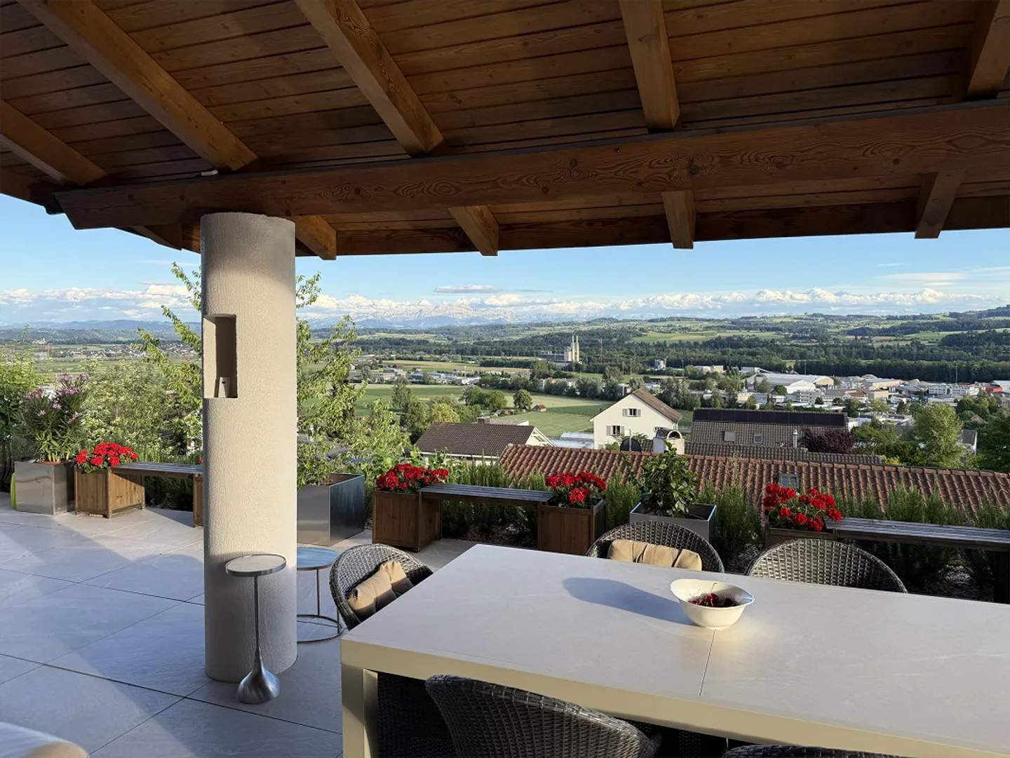 Wunderschönes Einfamilienhaus mit Pool - Foto 25 von 28